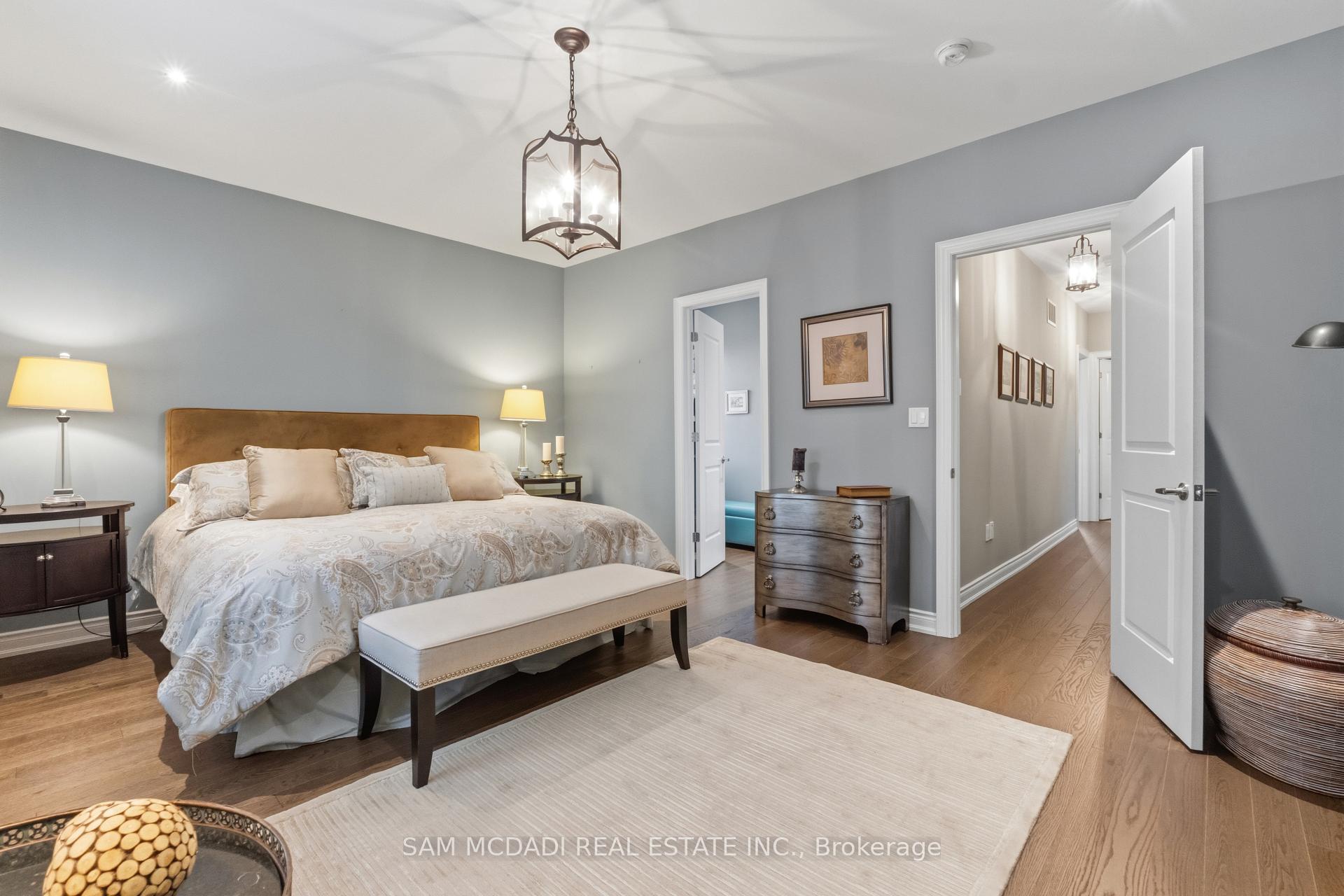 2029 Queensborough Gate