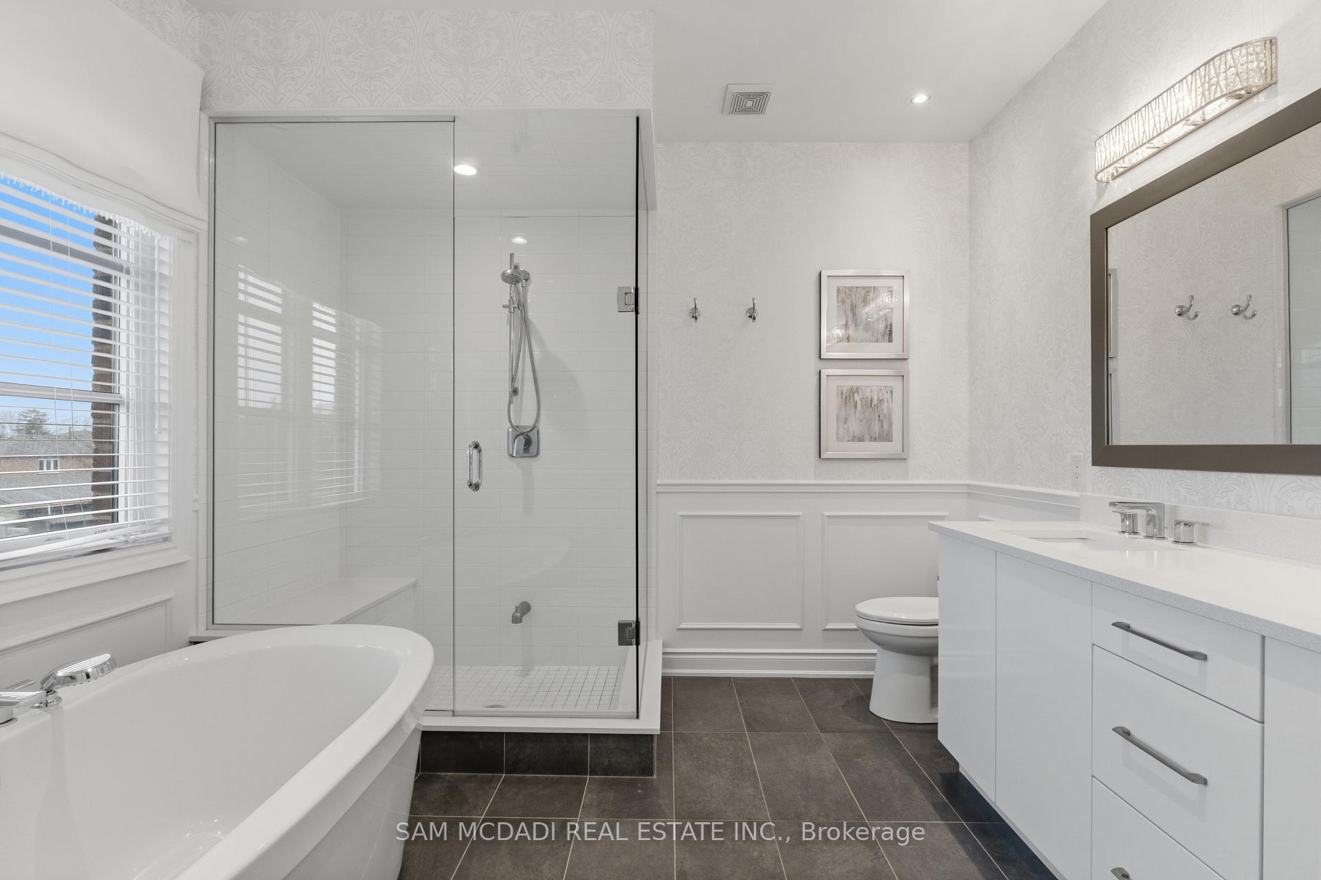 2029 Queensborough Gate