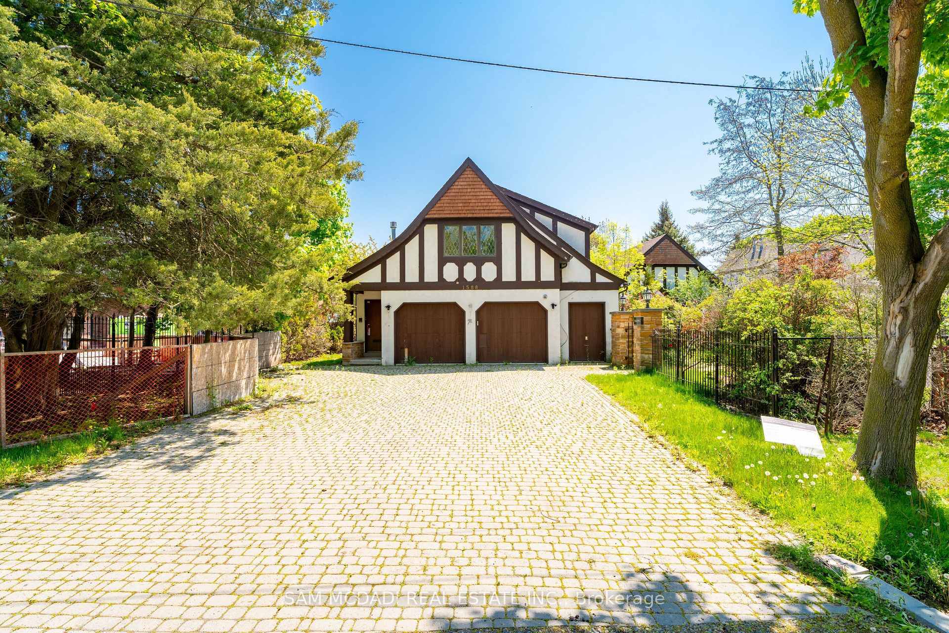 1588 Watersedge Road