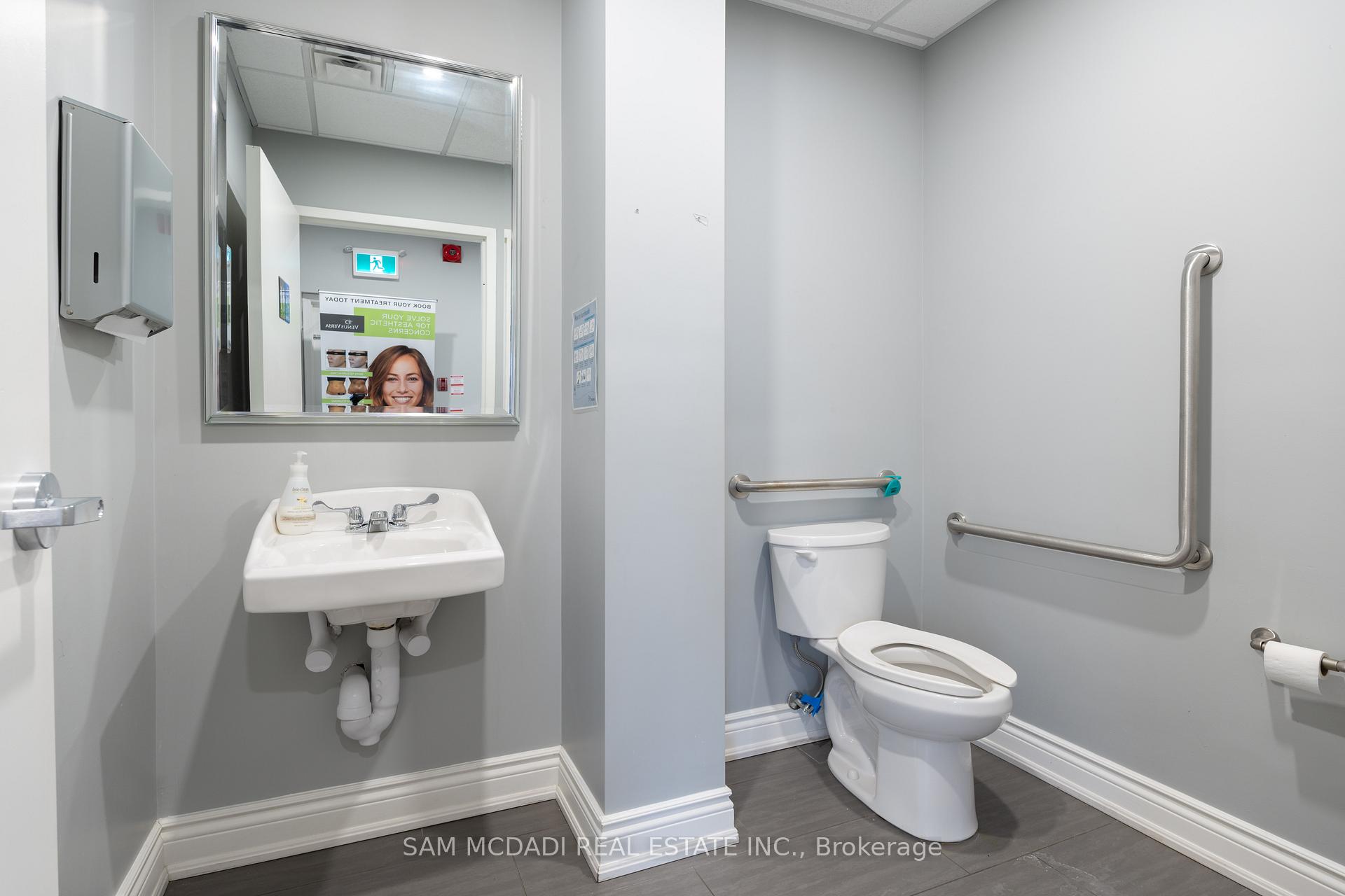 1651 Lakeshore Road W