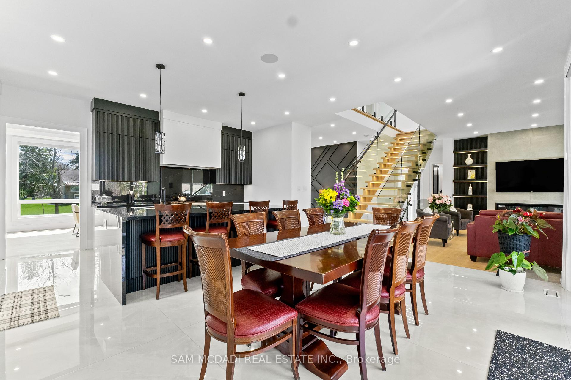 107 Vista Boulevard