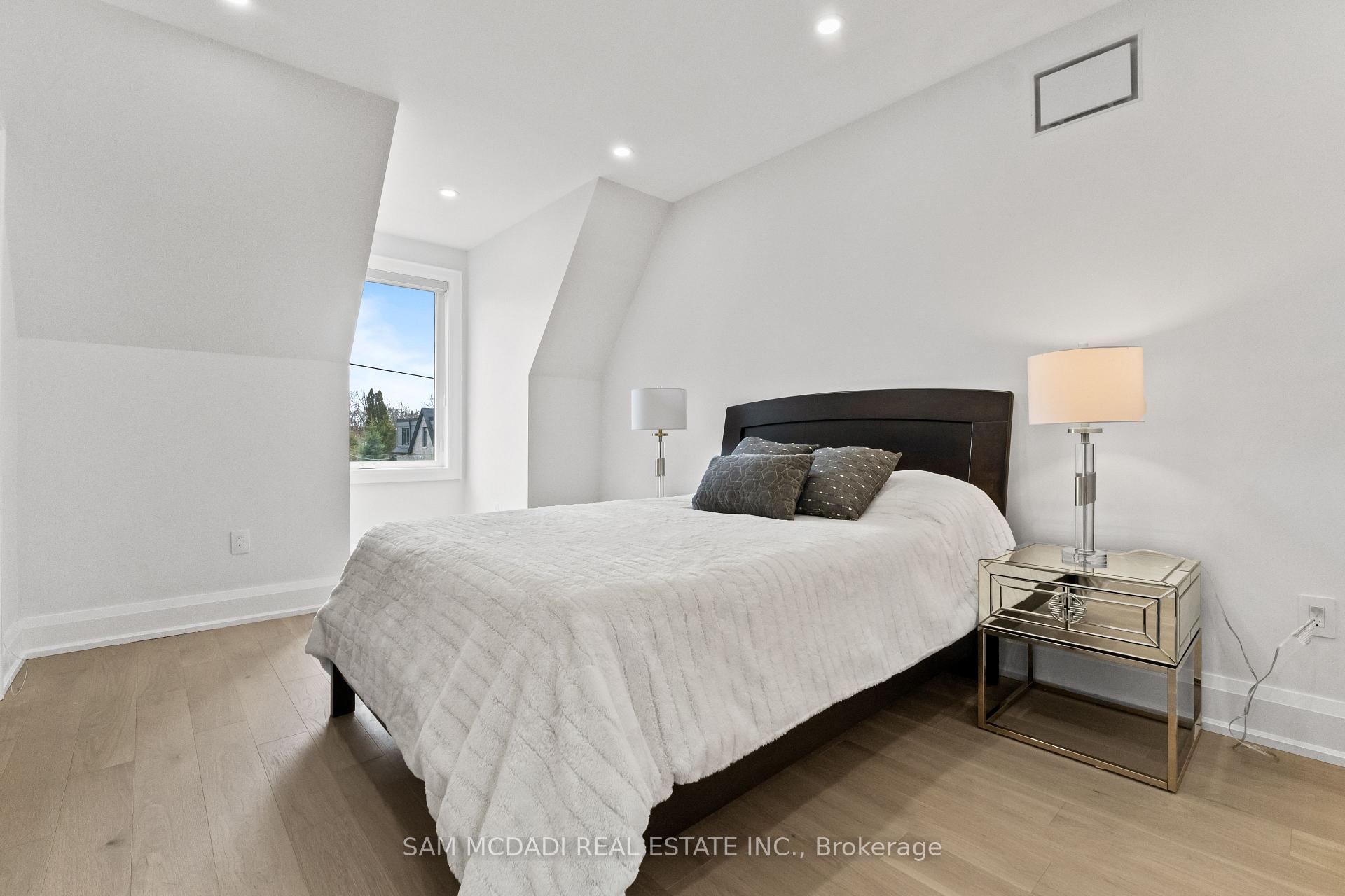 107 Vista Boulevard