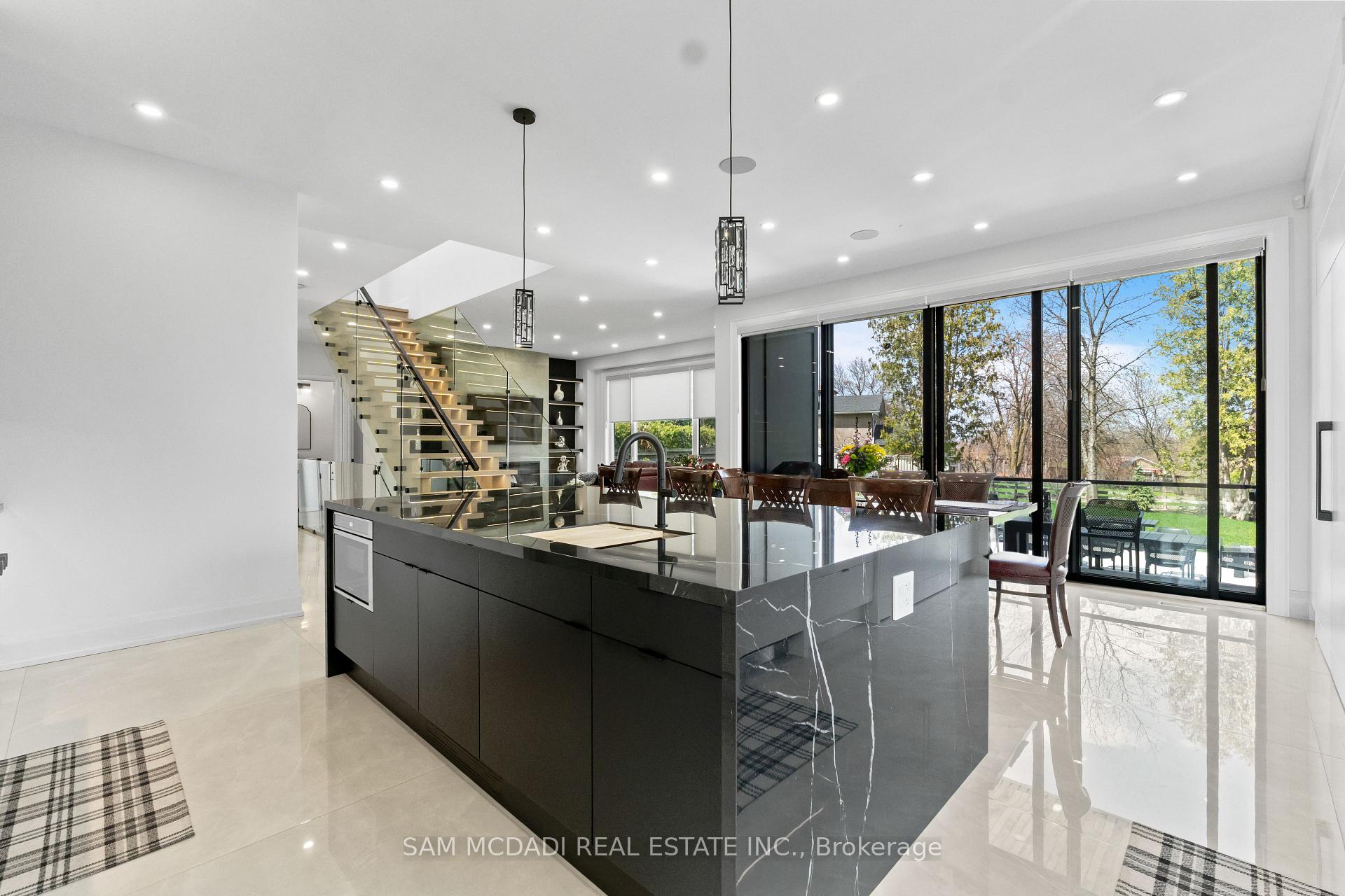 107 Vista Boulevard