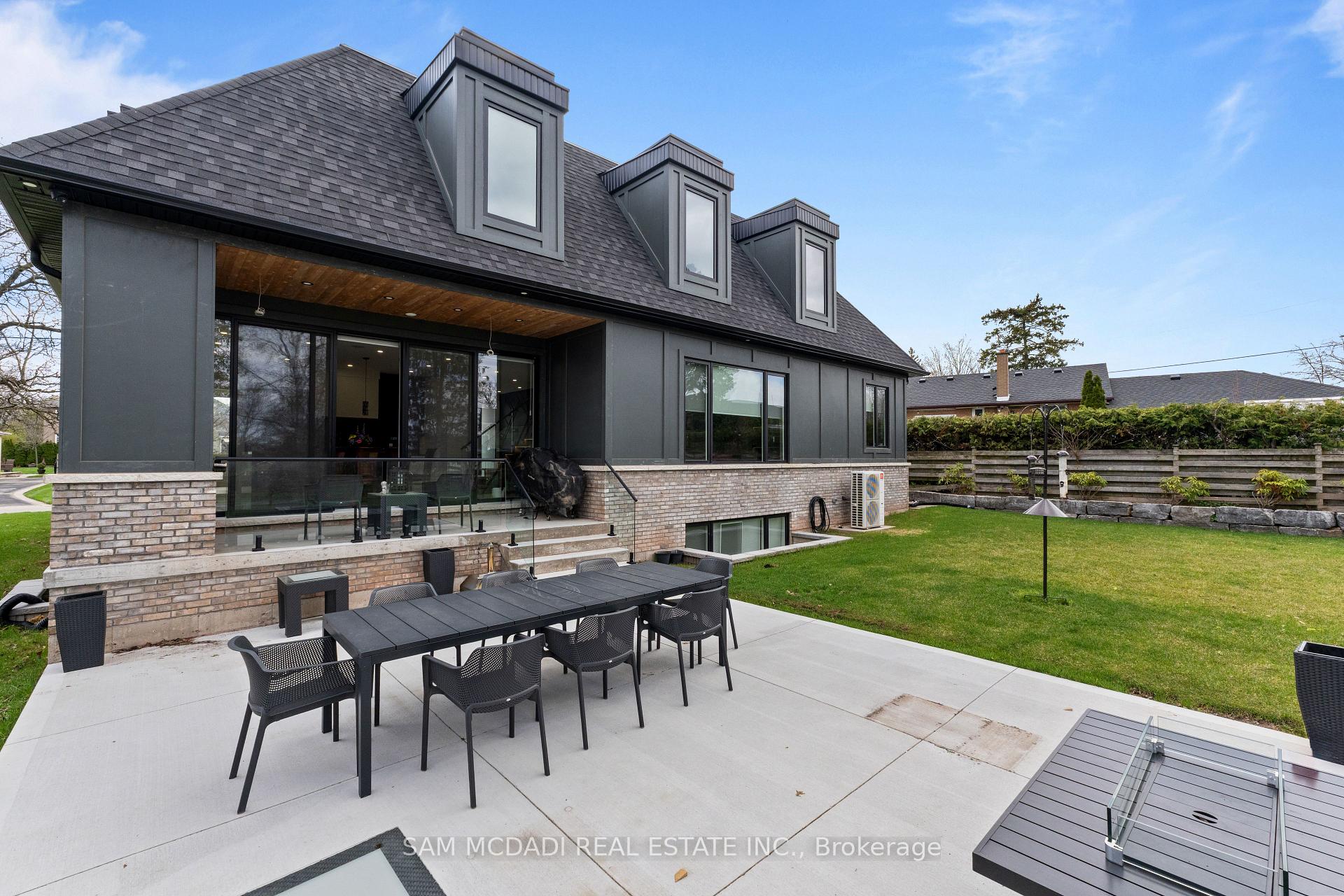 107 Vista Boulevard