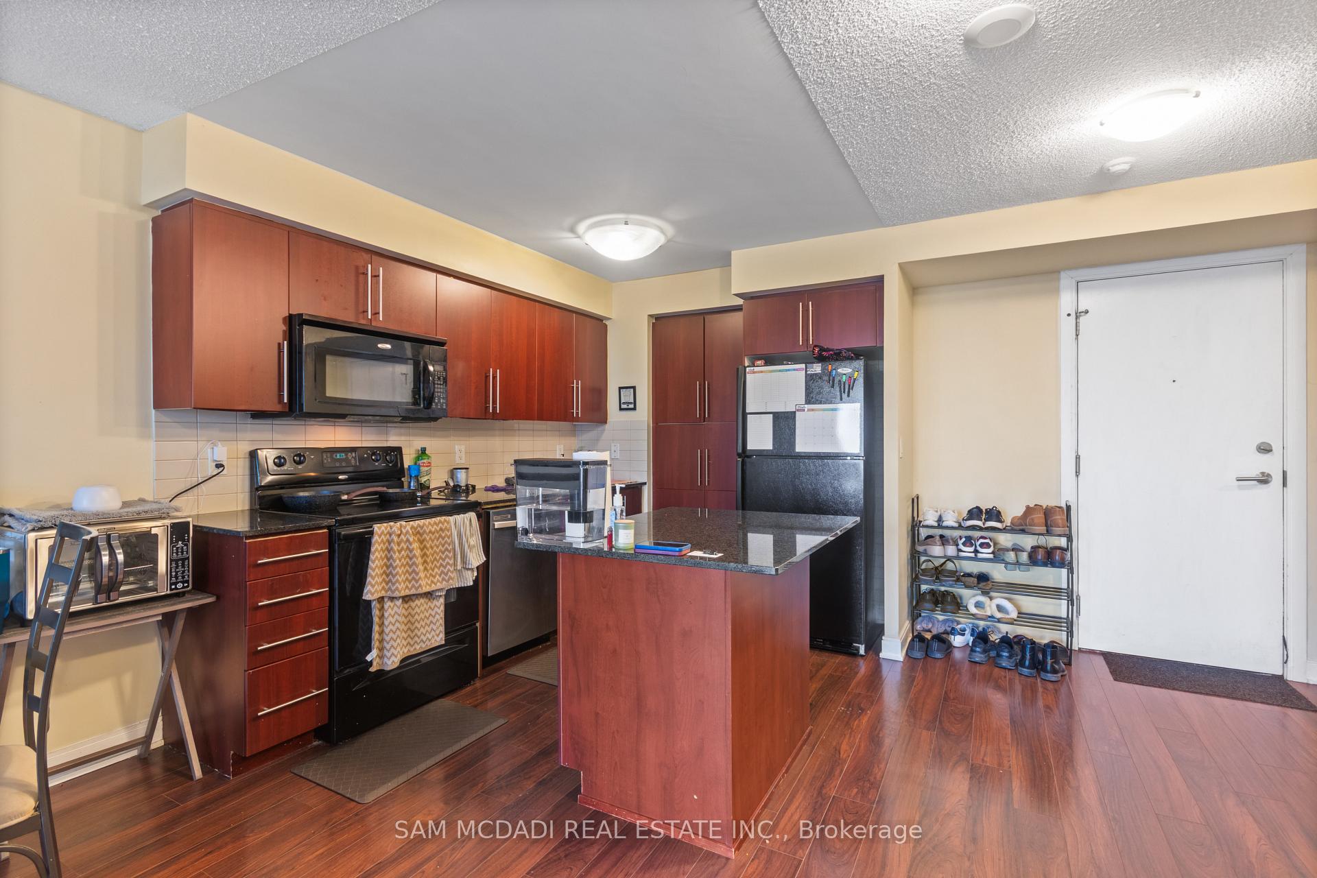 330 Burnhamthorpe Road 705