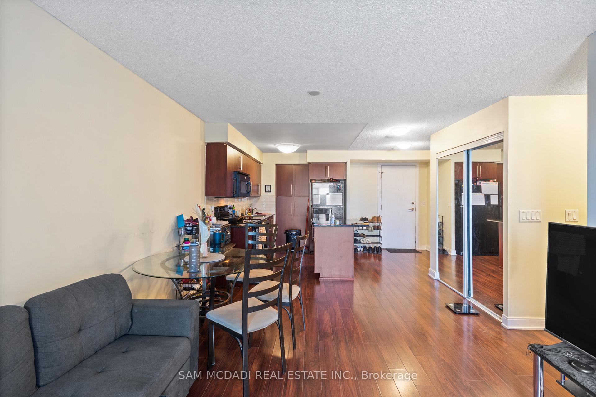 330 Burnhamthorpe Road 705
