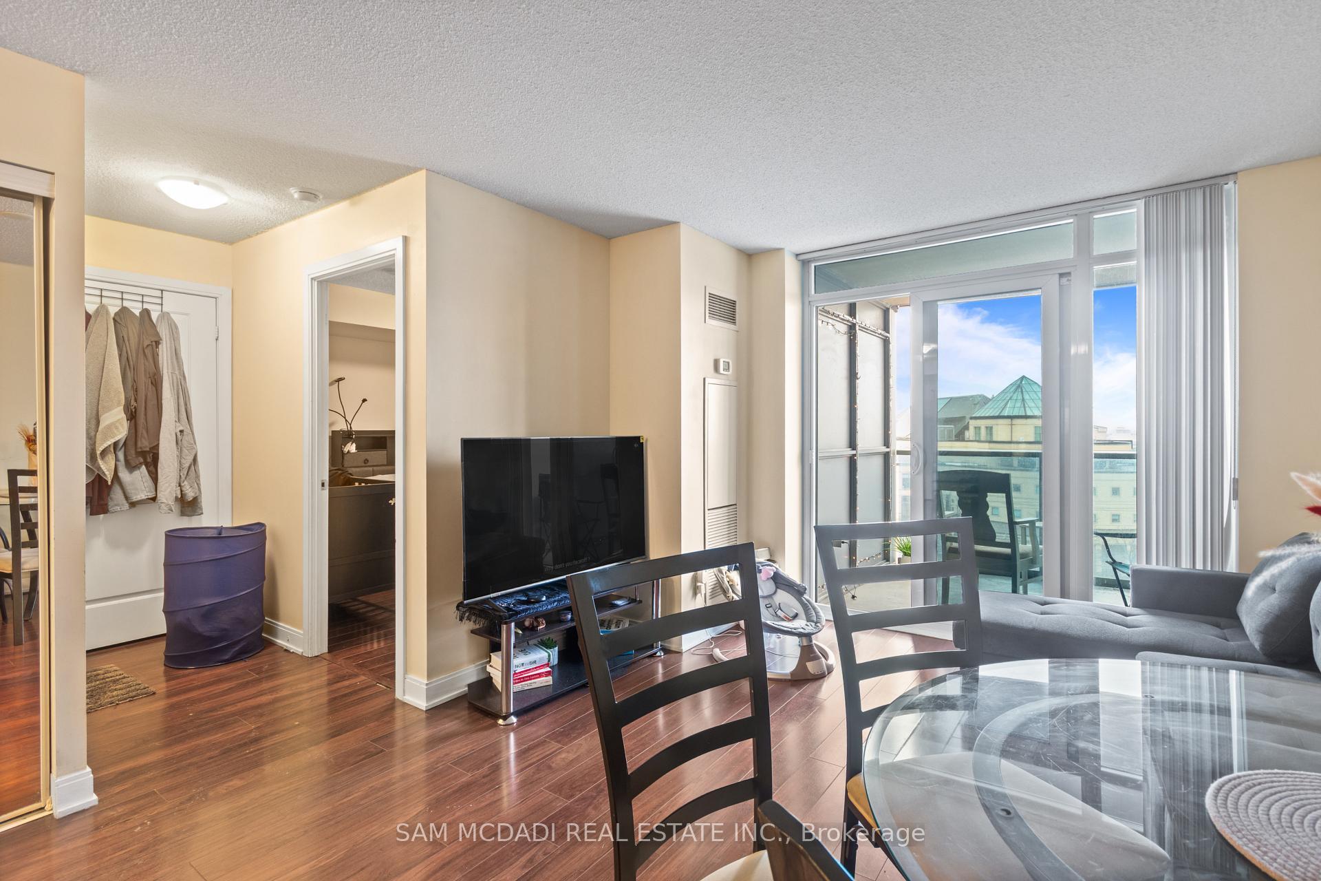 330 Burnhamthorpe Road 705