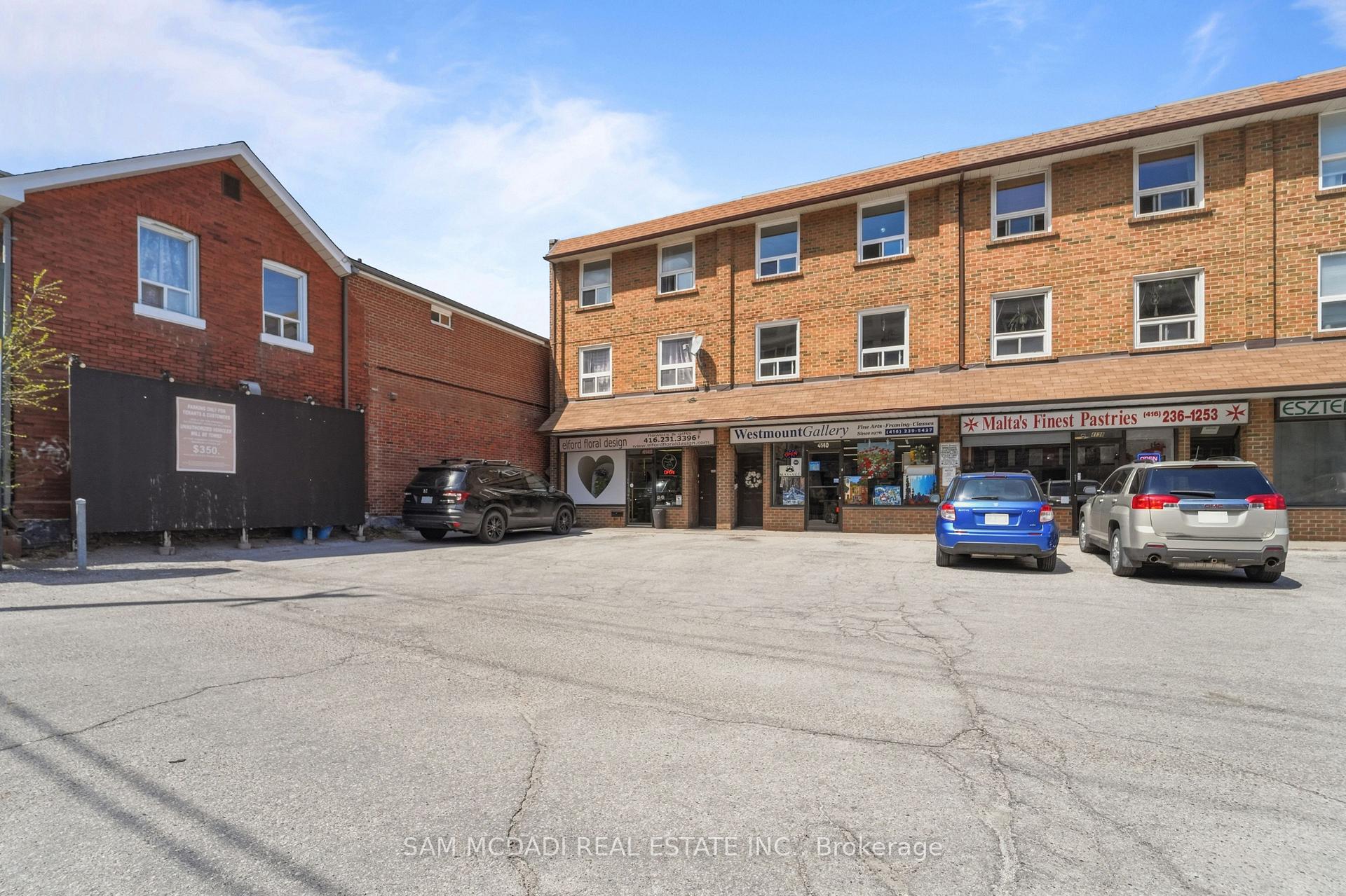 4142 Dundas Street W