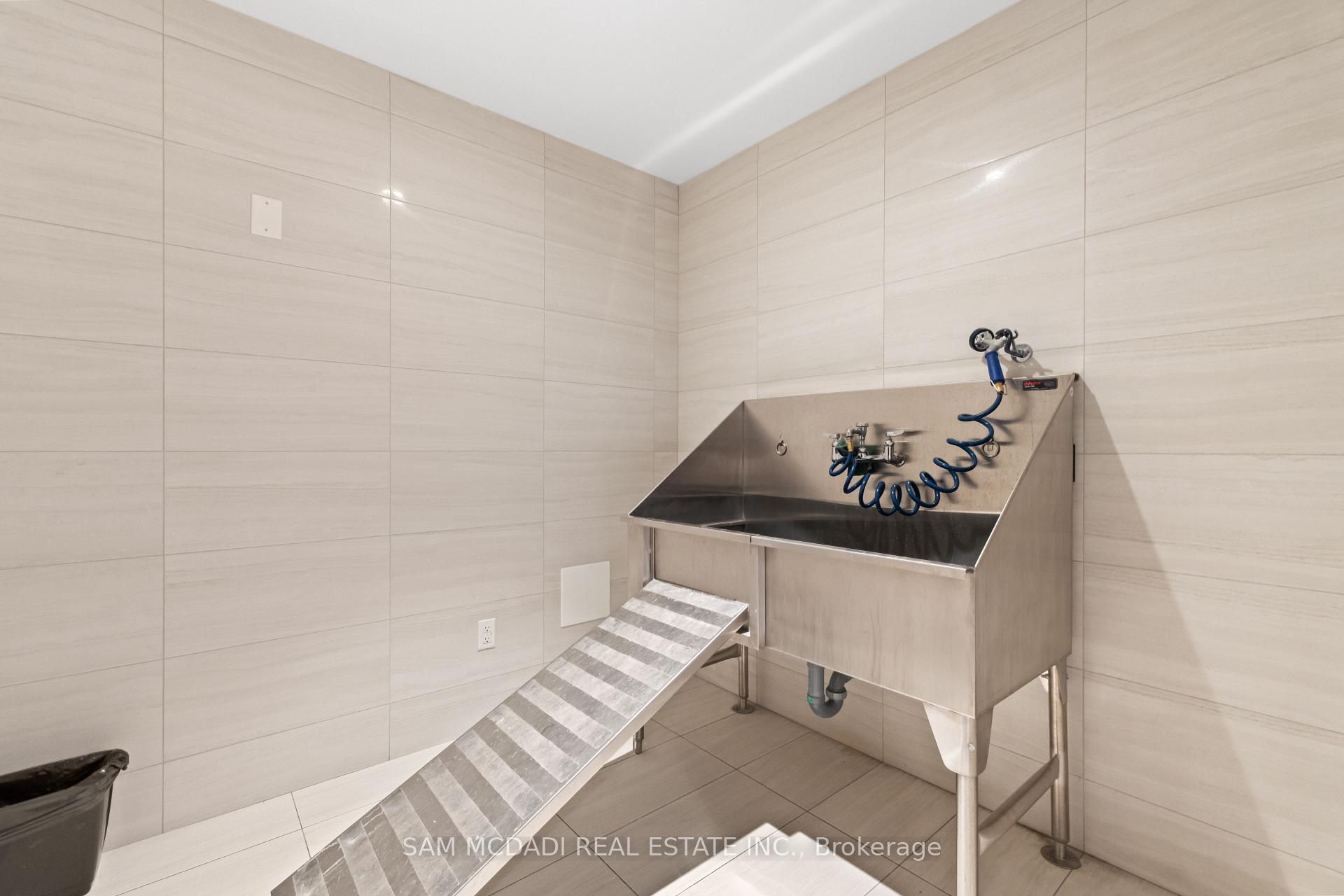 220 Missinnihe Way 807