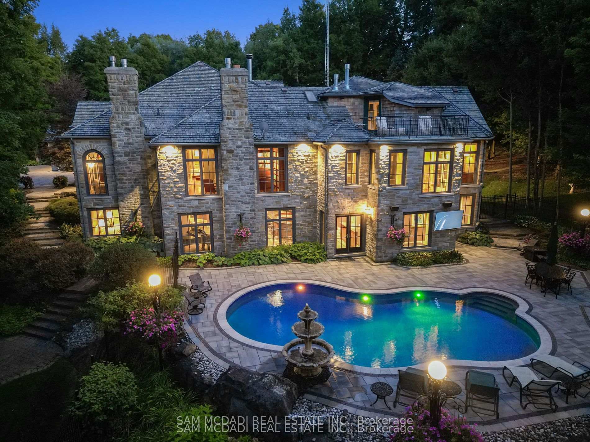 10140 Pineview Trail