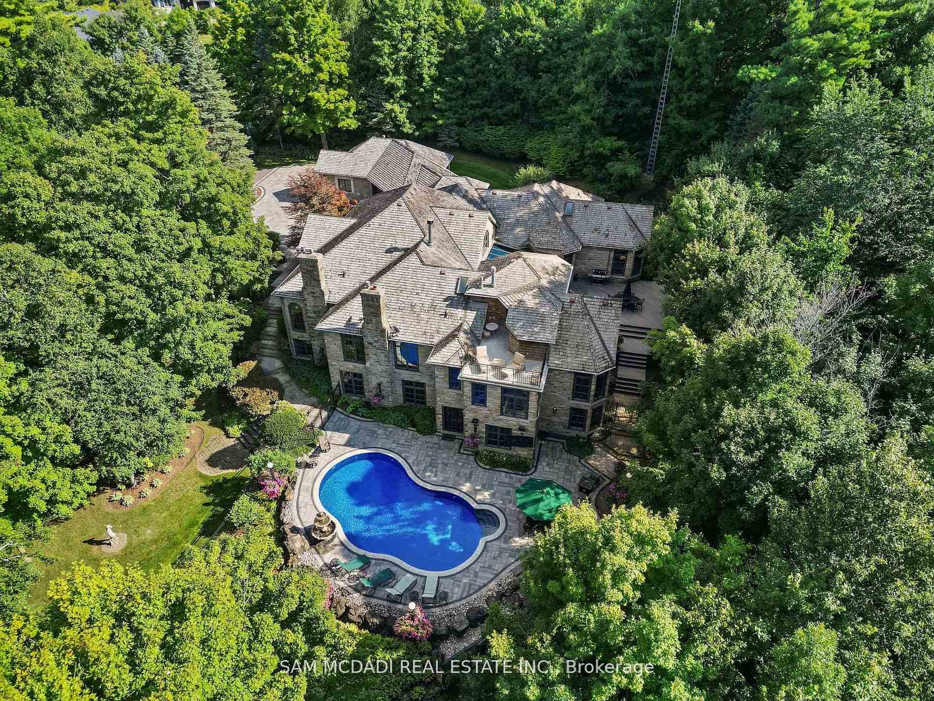 10140 Pineview Trail