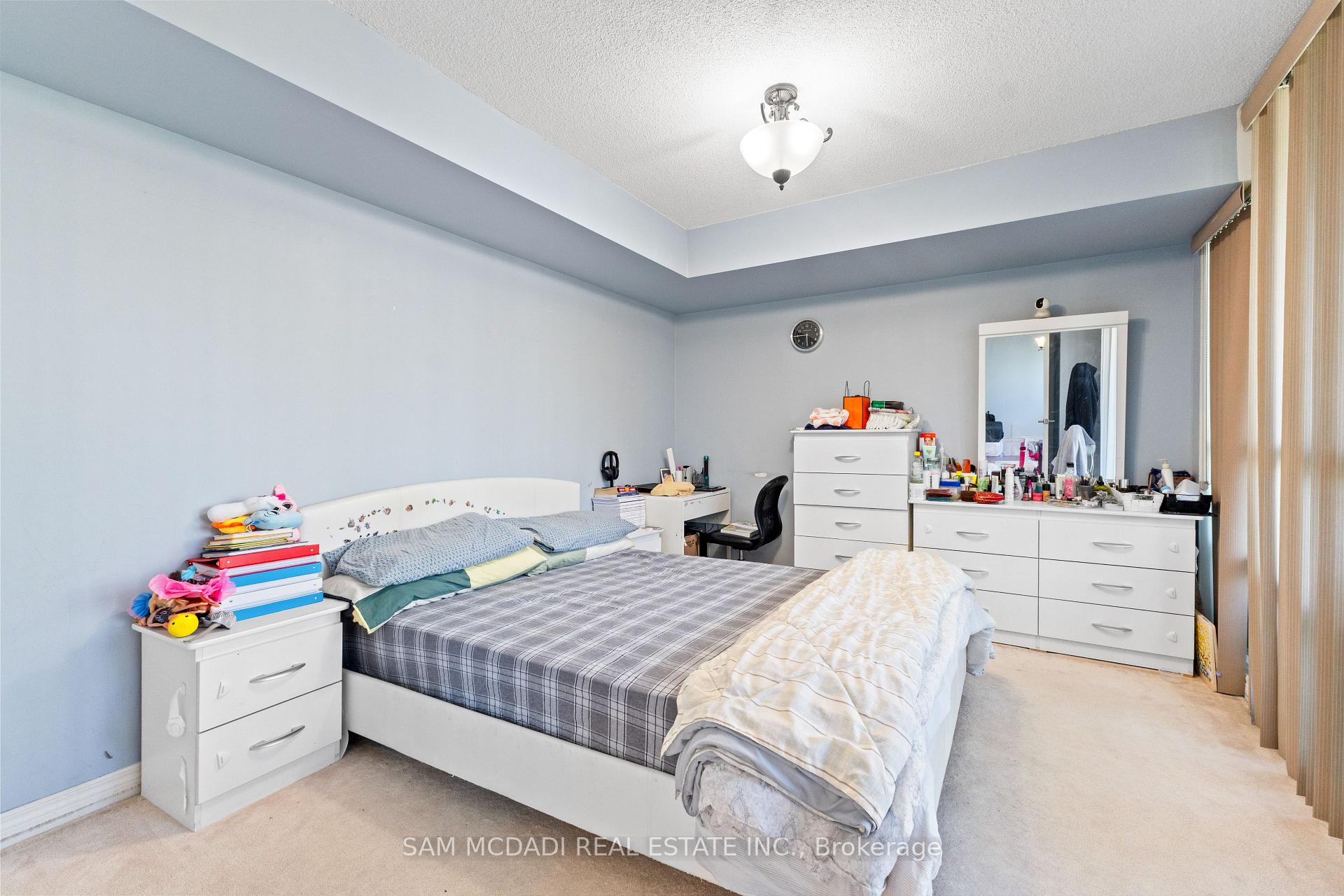 208 Enfield Place 1001