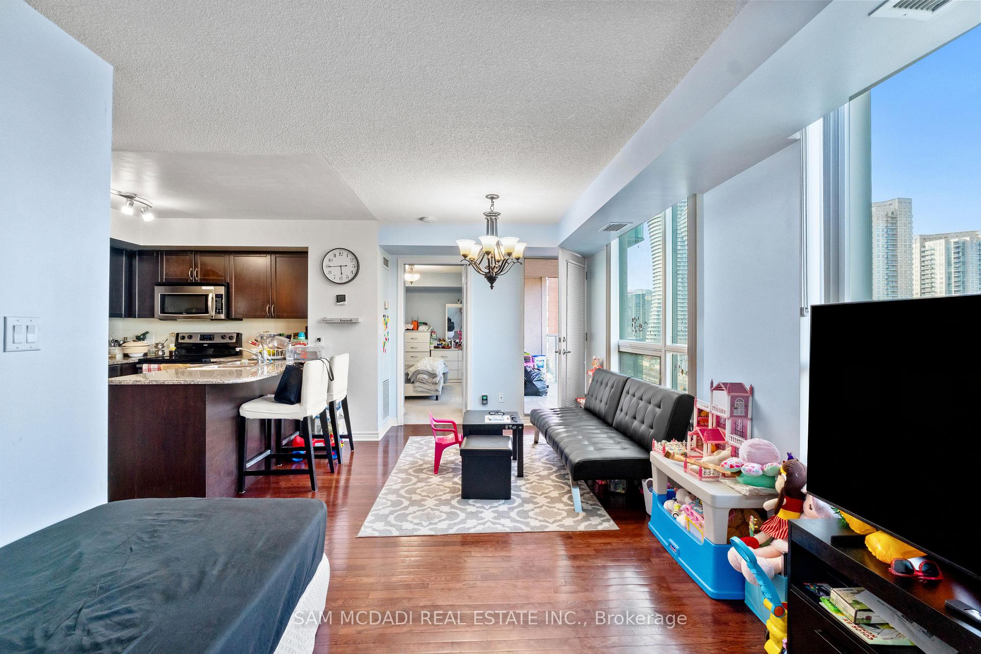 208 Enfield Place 1001