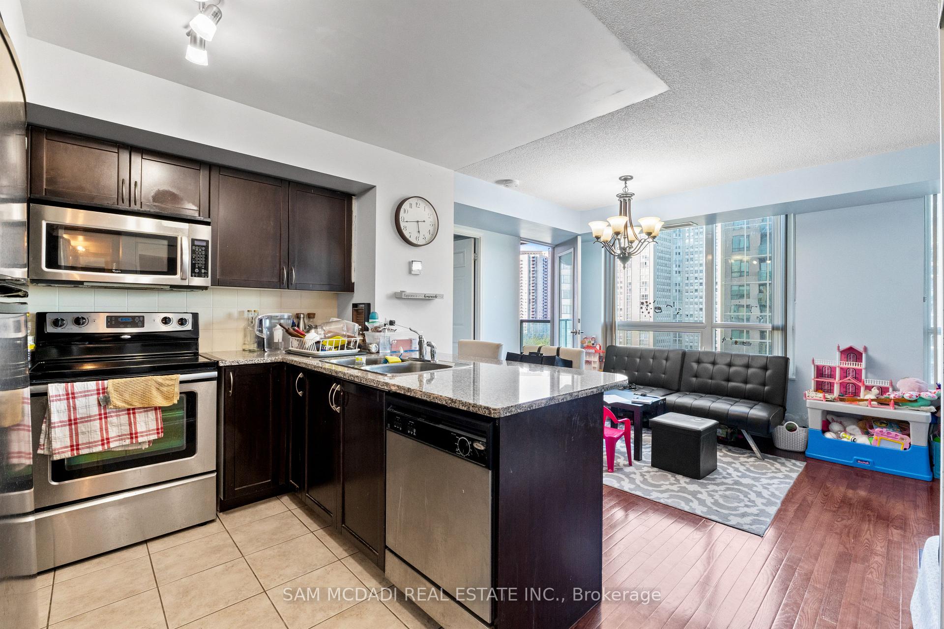 208 Enfield Place 1001