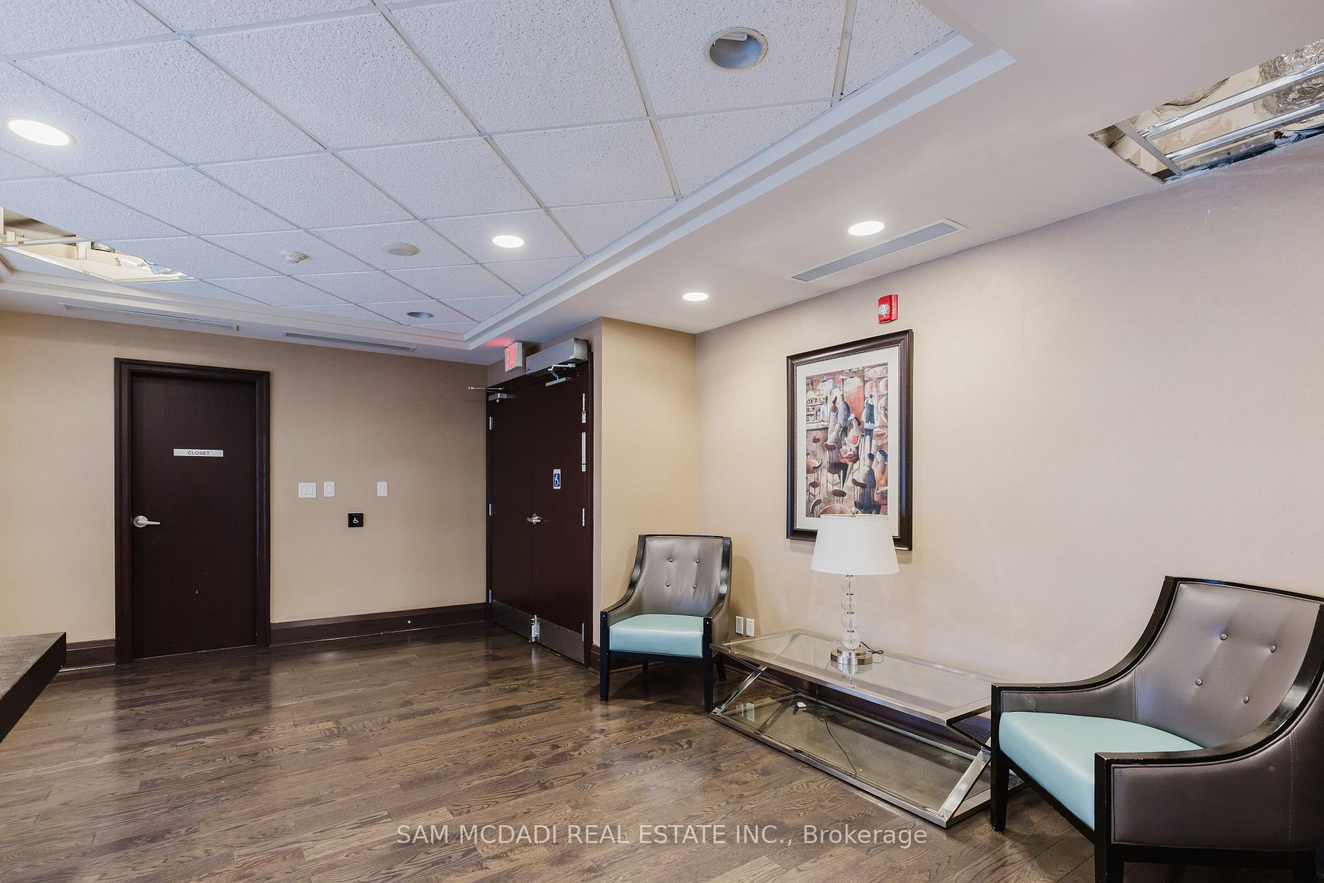 208 Enfield Place 1001