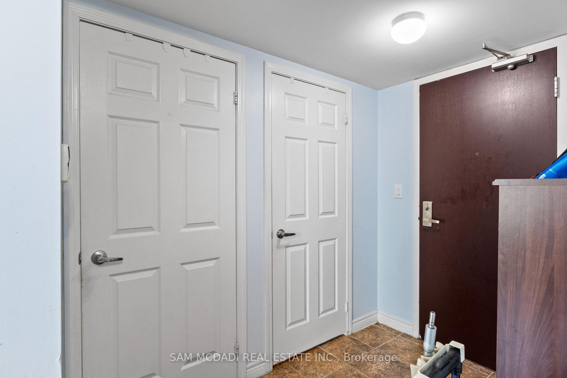 208 Enfield Place 1001