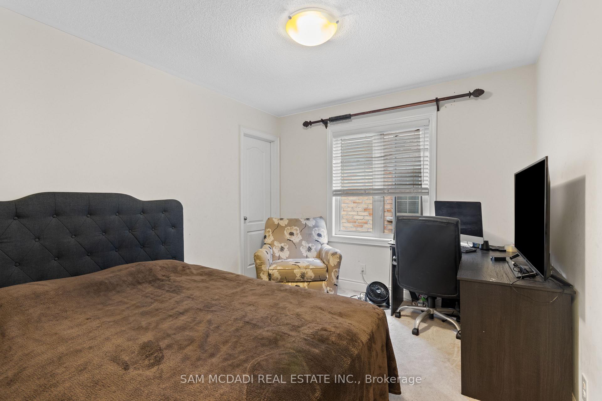 53 Lorenville Drive