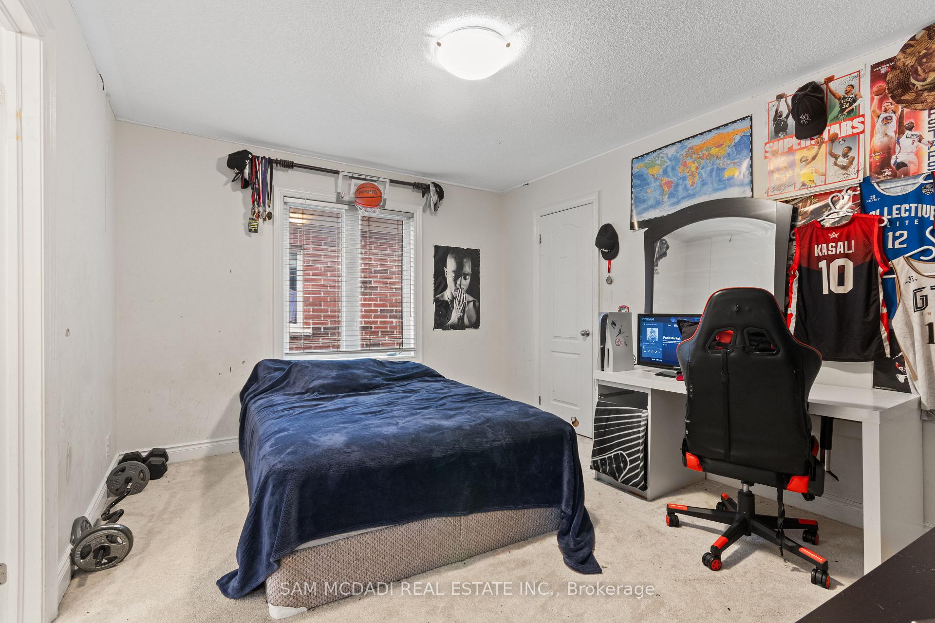 53 Lorenville Drive