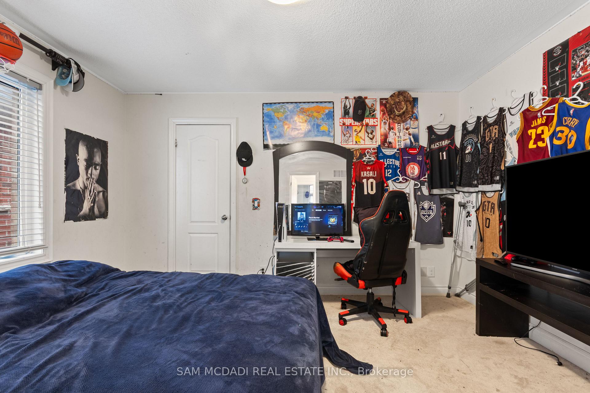 53 Lorenville Drive