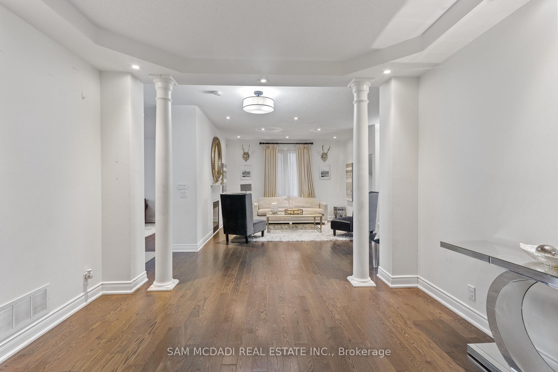 53 Lorenville Drive