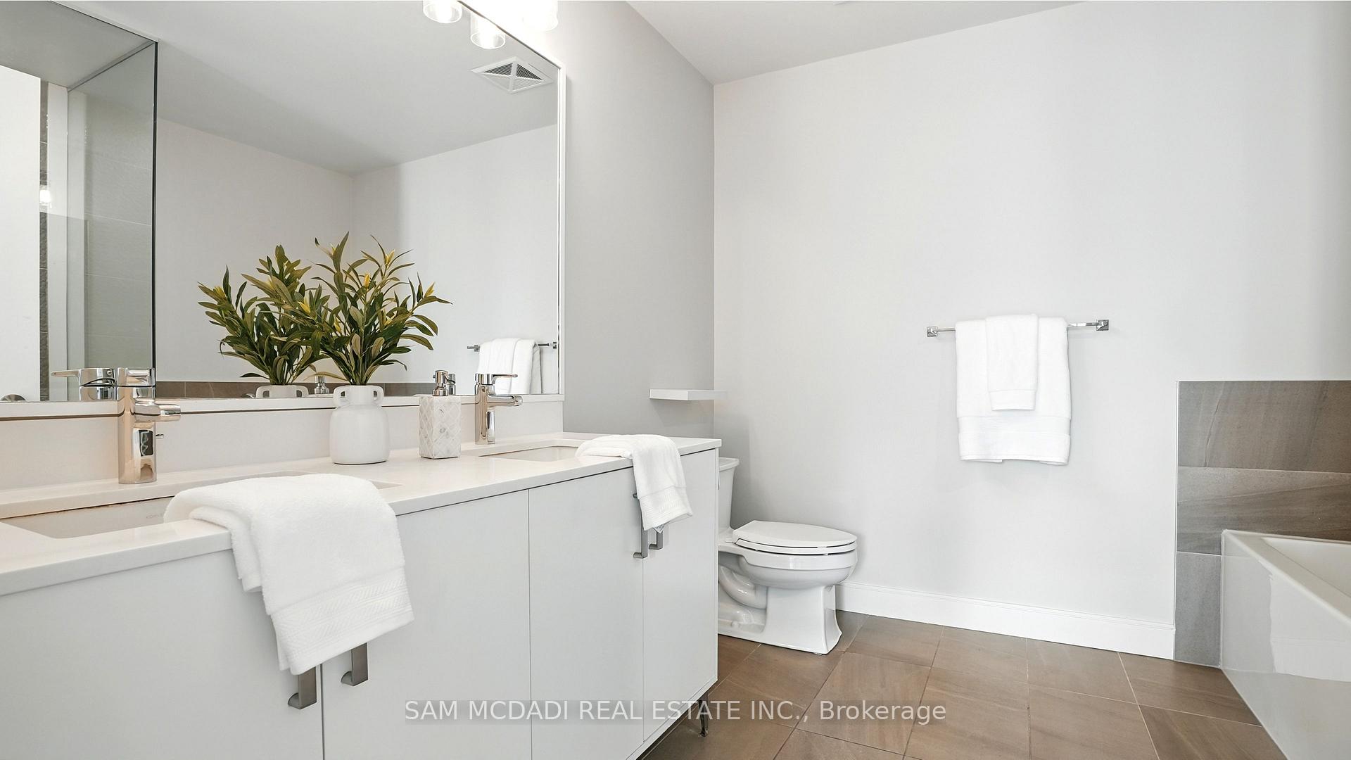 1575 Lakeshore Road W 415