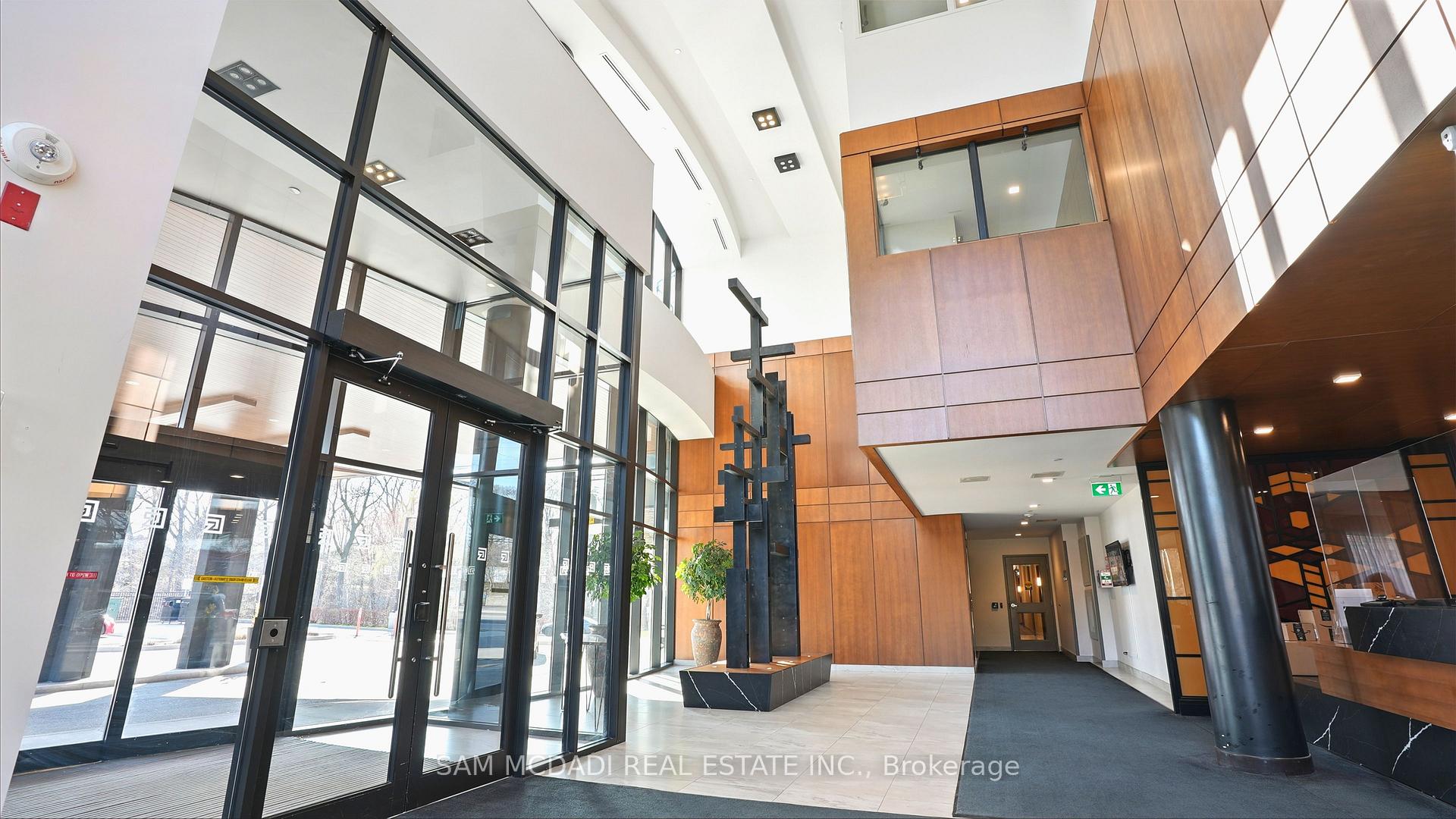 1575 Lakeshore Road W 415