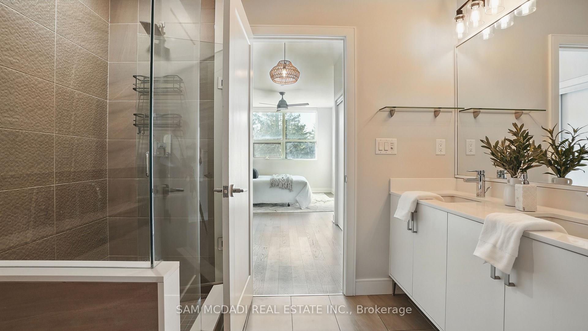 1575 Lakeshore Road W 415