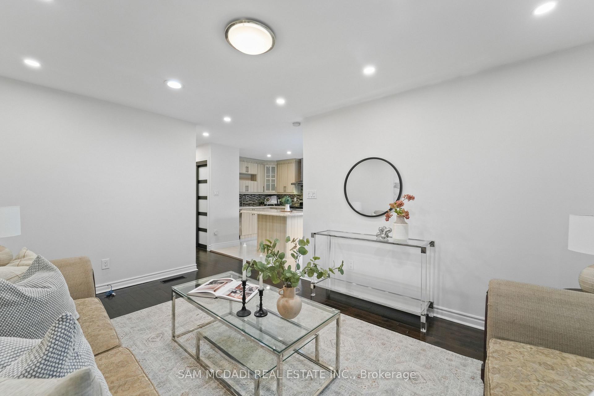 19 Shalom Crescent