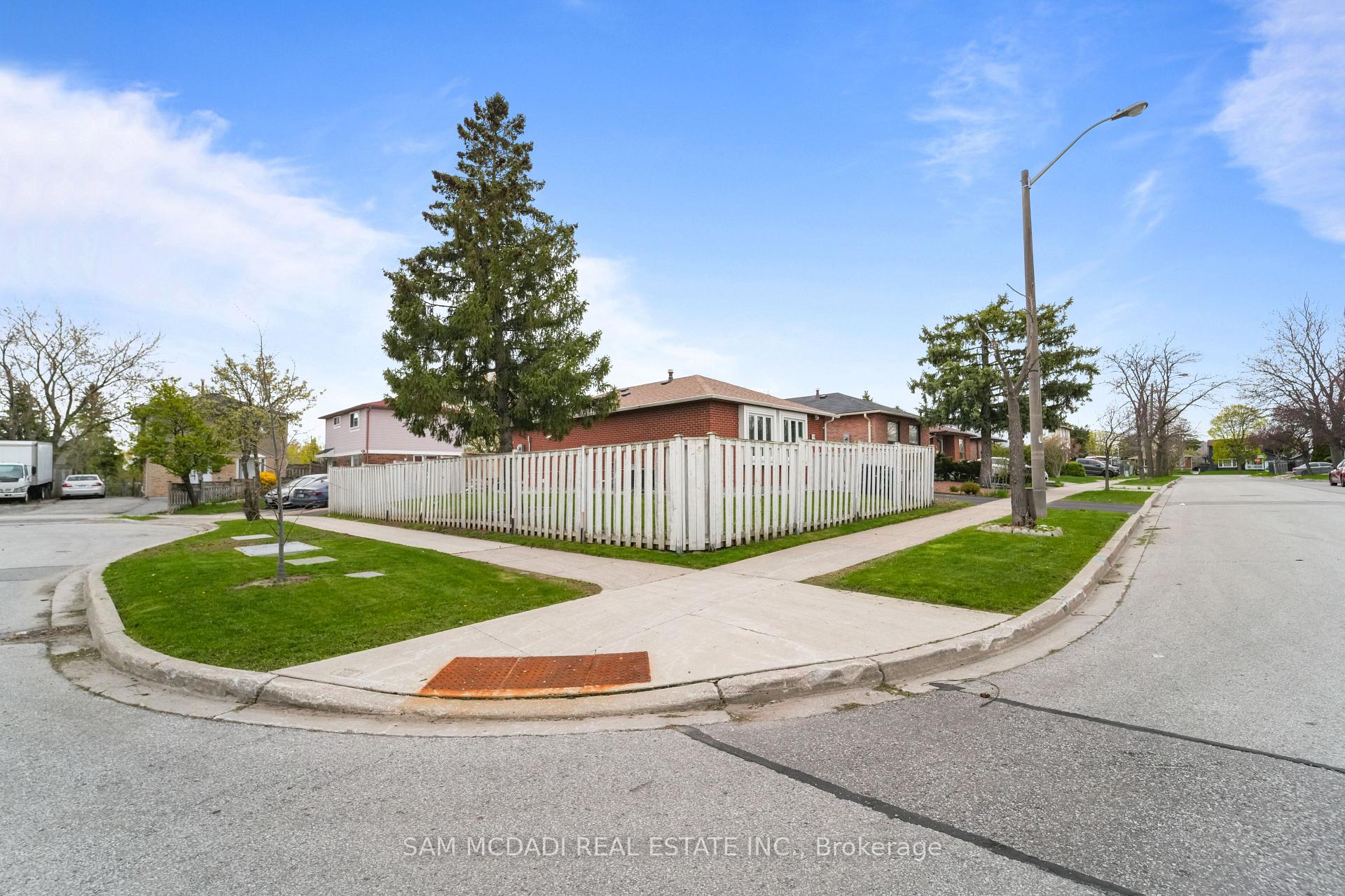 19 Shalom Crescent