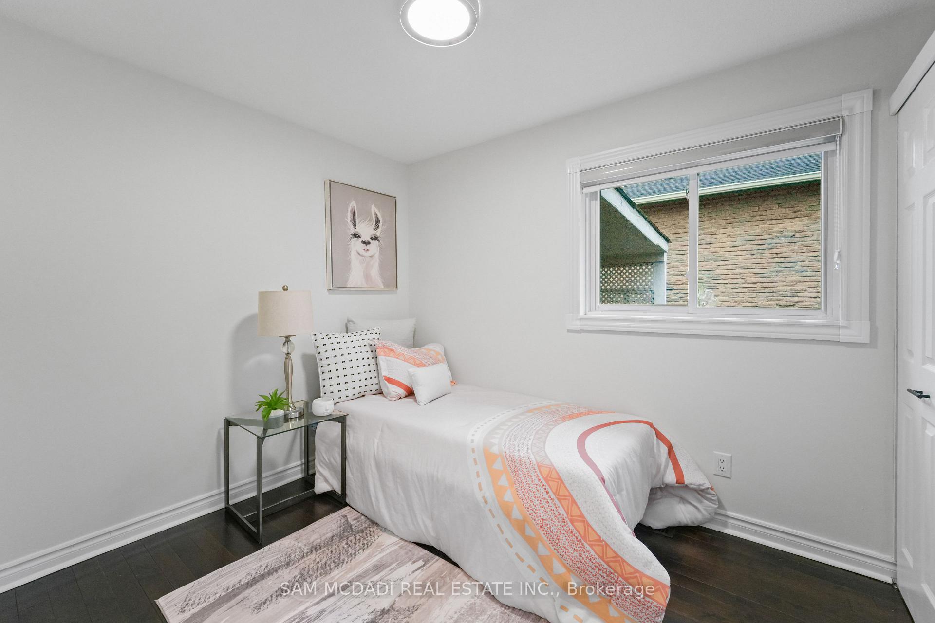 19 Shalom Crescent