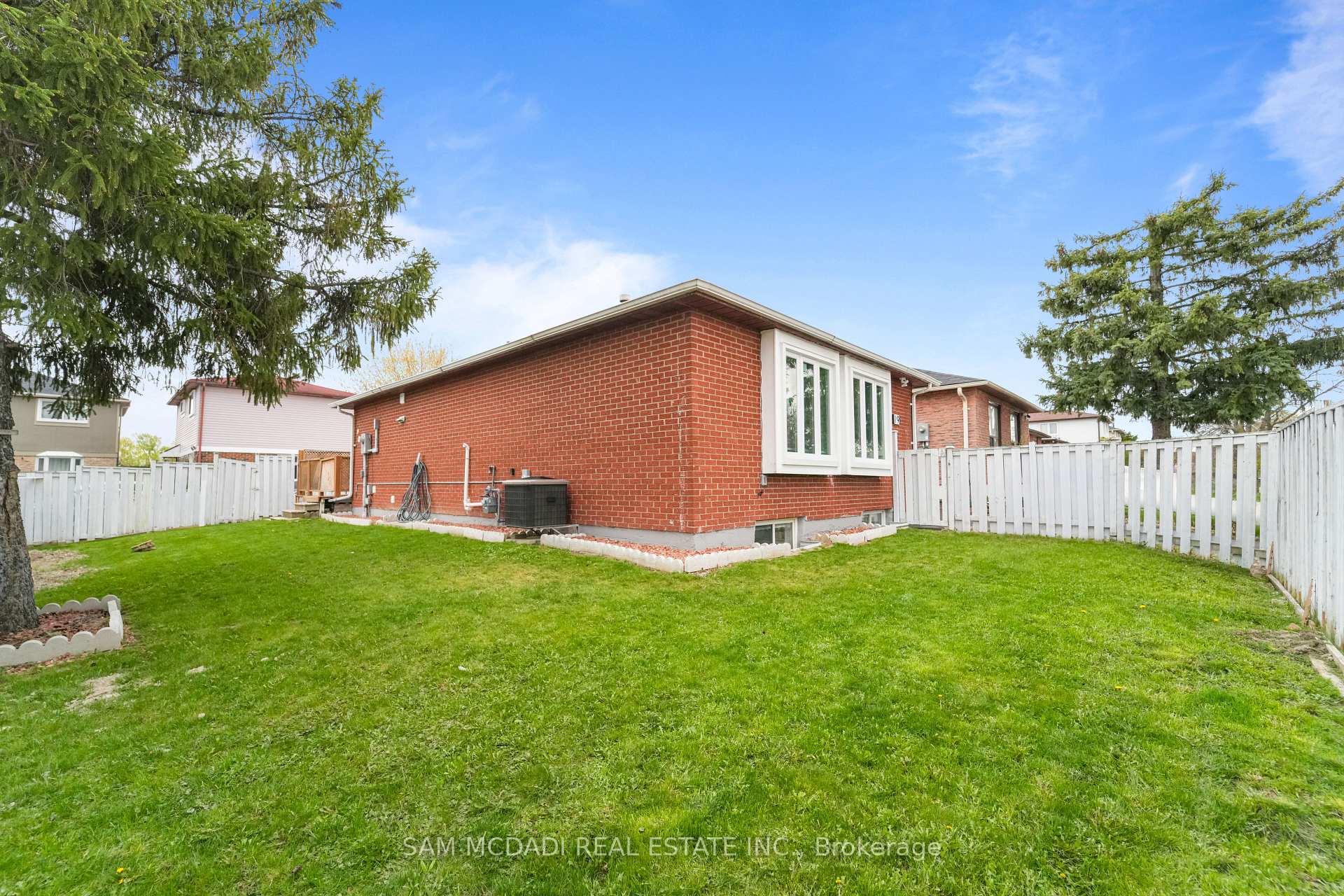 19 Shalom Crescent