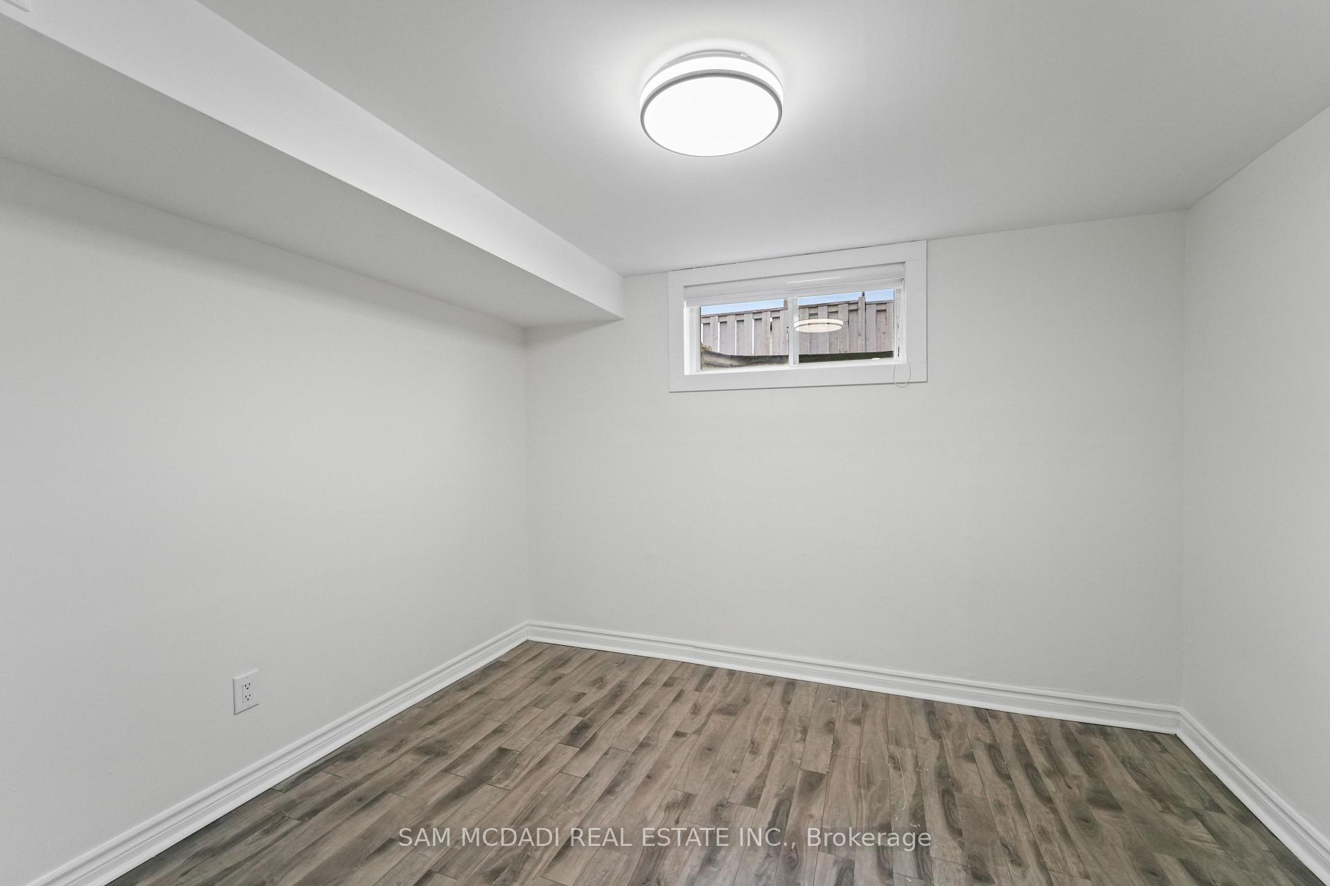 19 Shalom Crescent