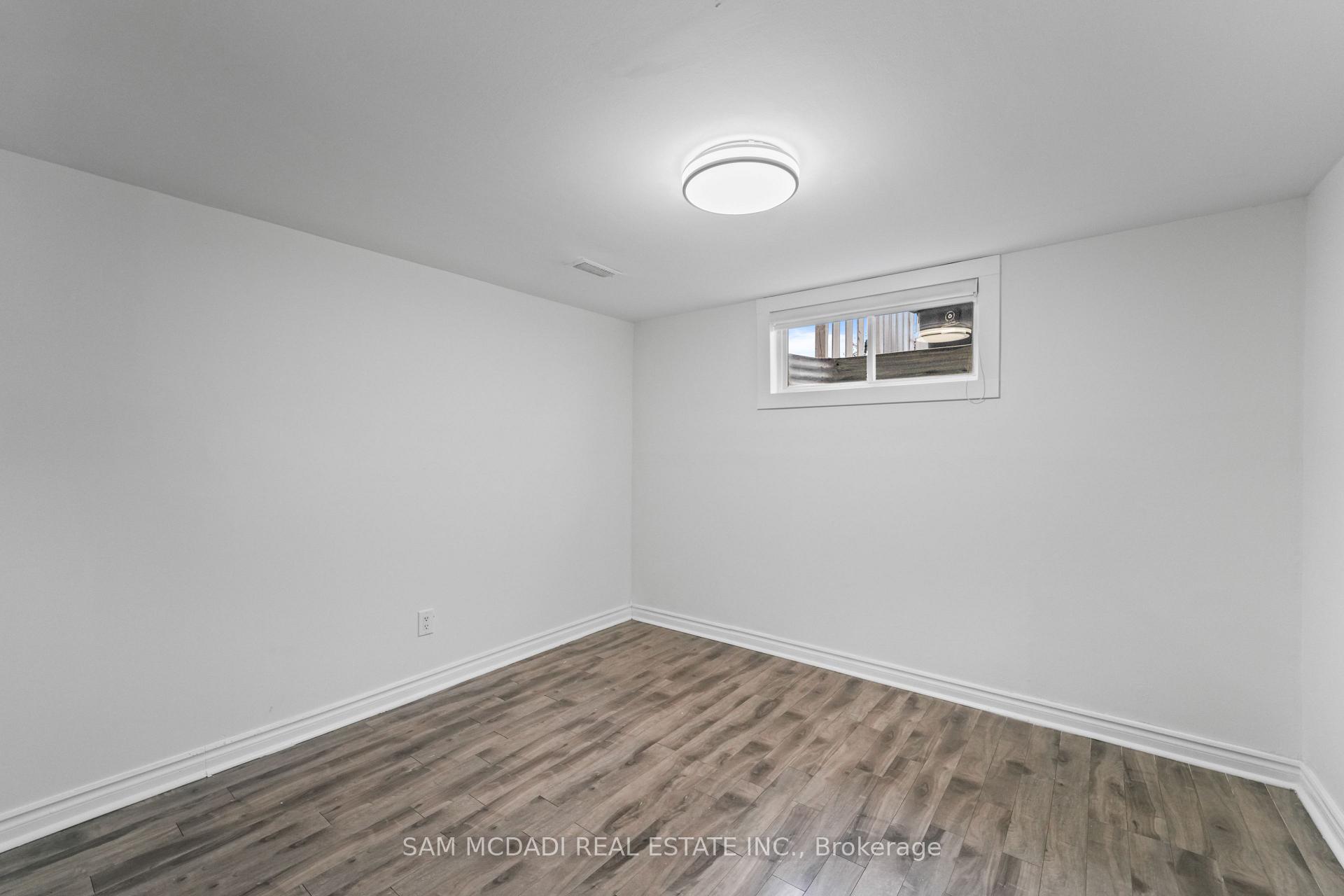 19 Shalom Crescent