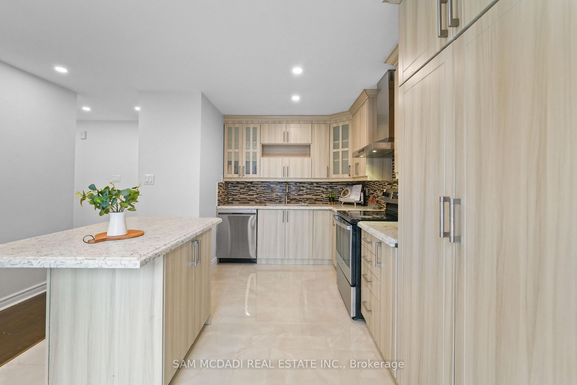 19 Shalom Crescent