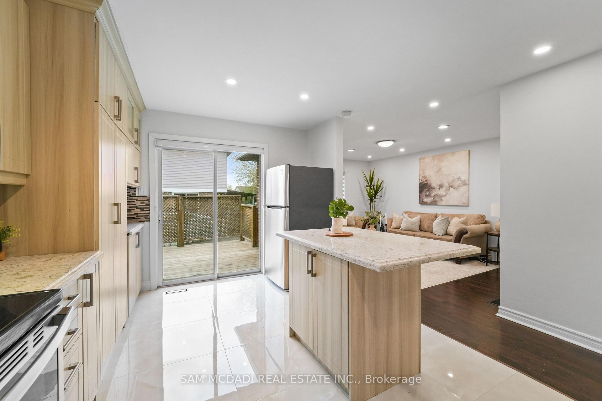 19 Shalom Crescent