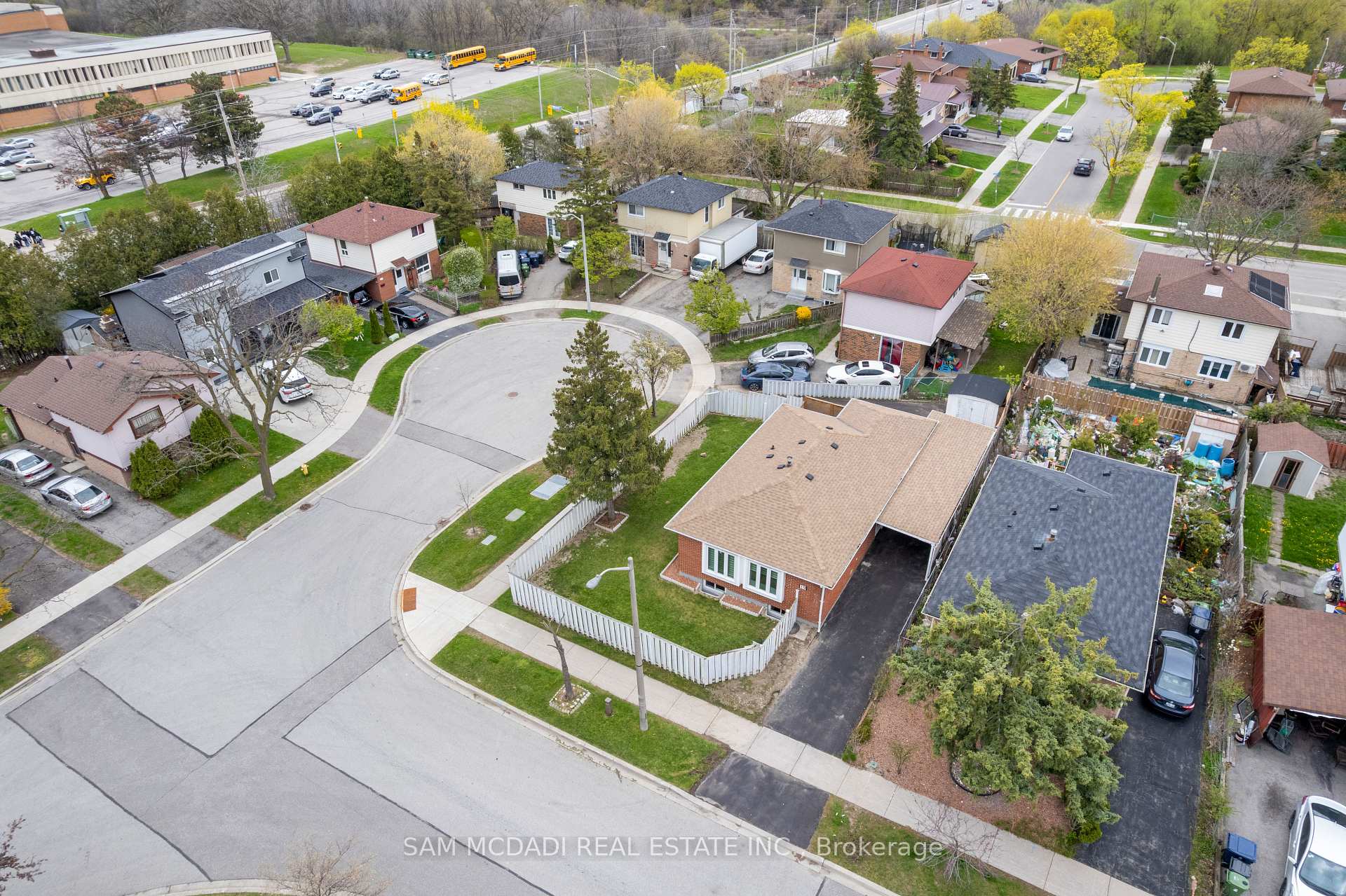 19 Shalom Crescent