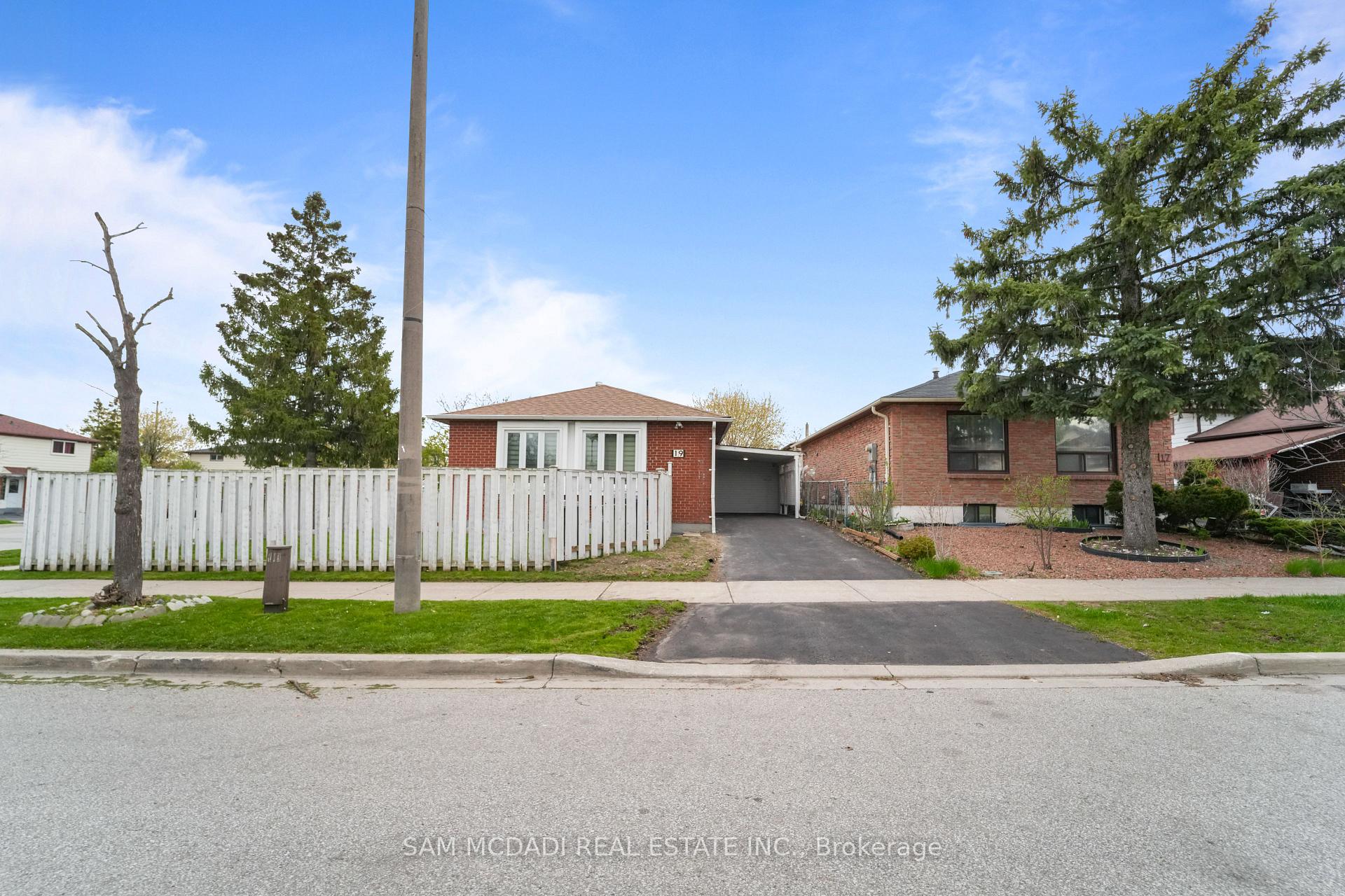 19 Shalom Crescent