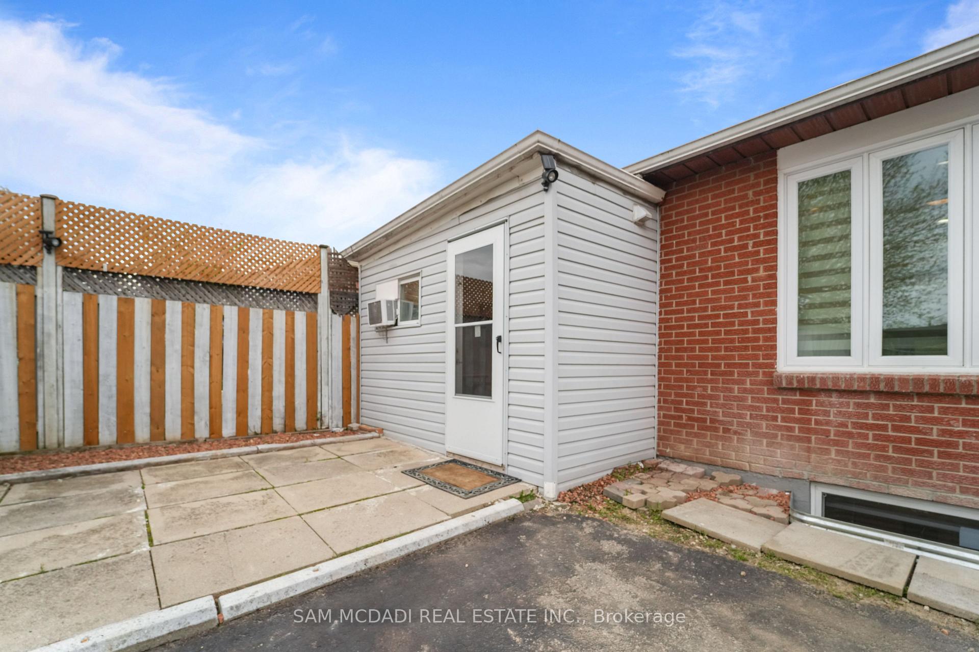 19 Shalom Crescent