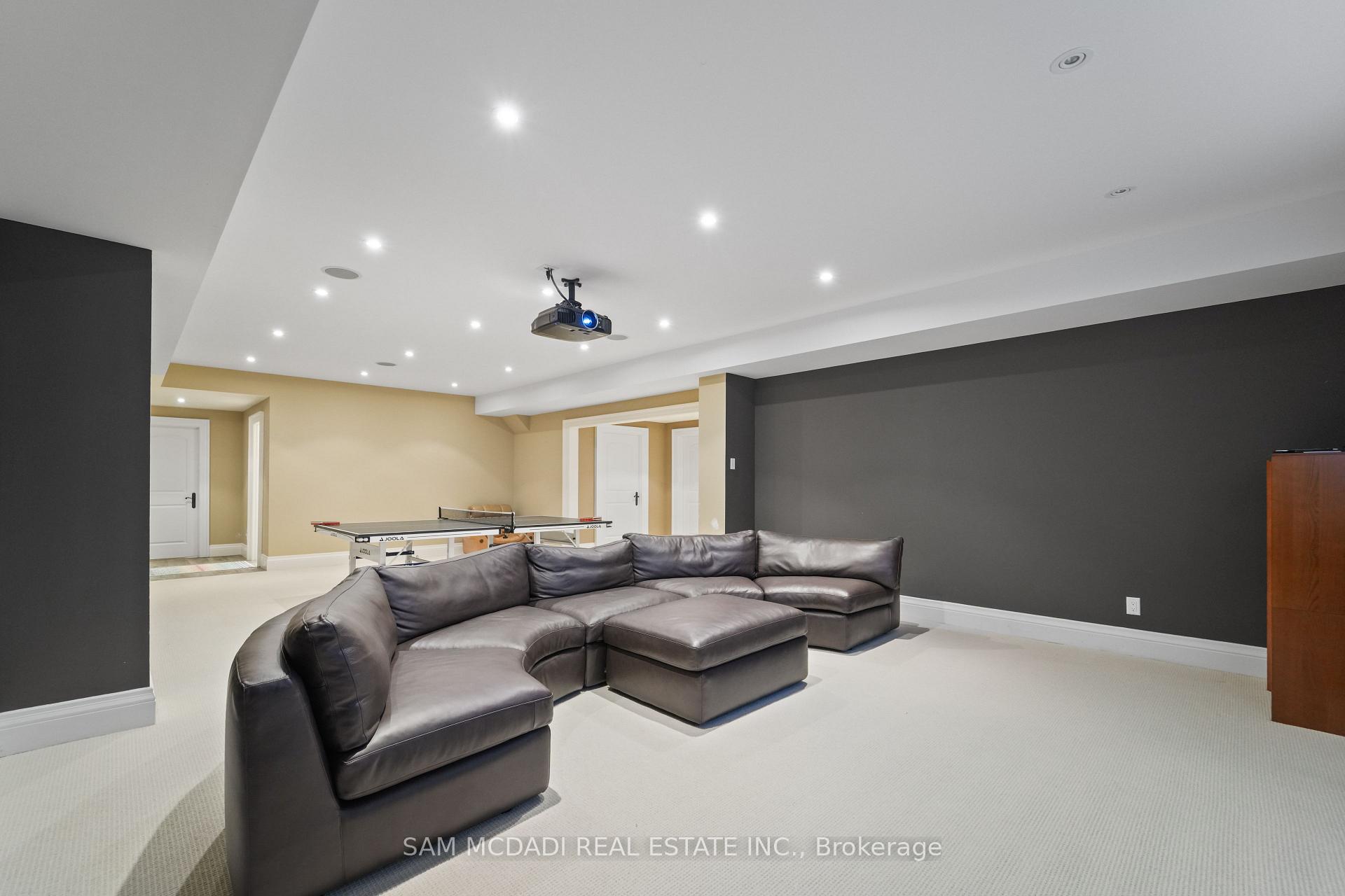 1286 Woodeden Drive
