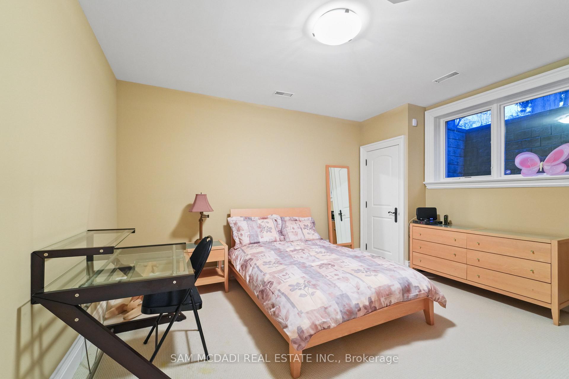 1286 Woodeden Drive