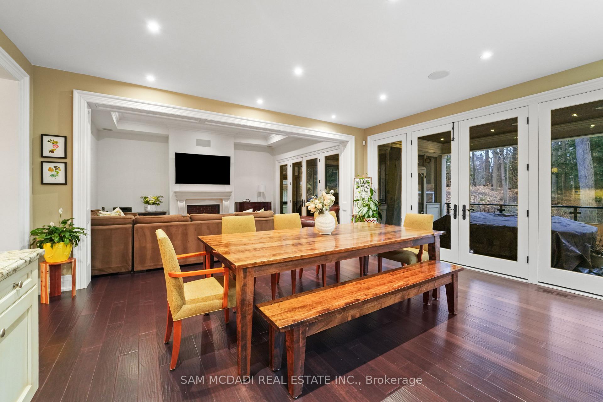 1286 Woodeden Drive