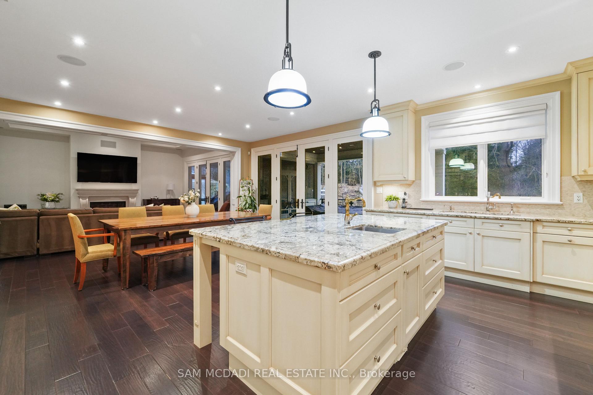 1286 Woodeden Drive