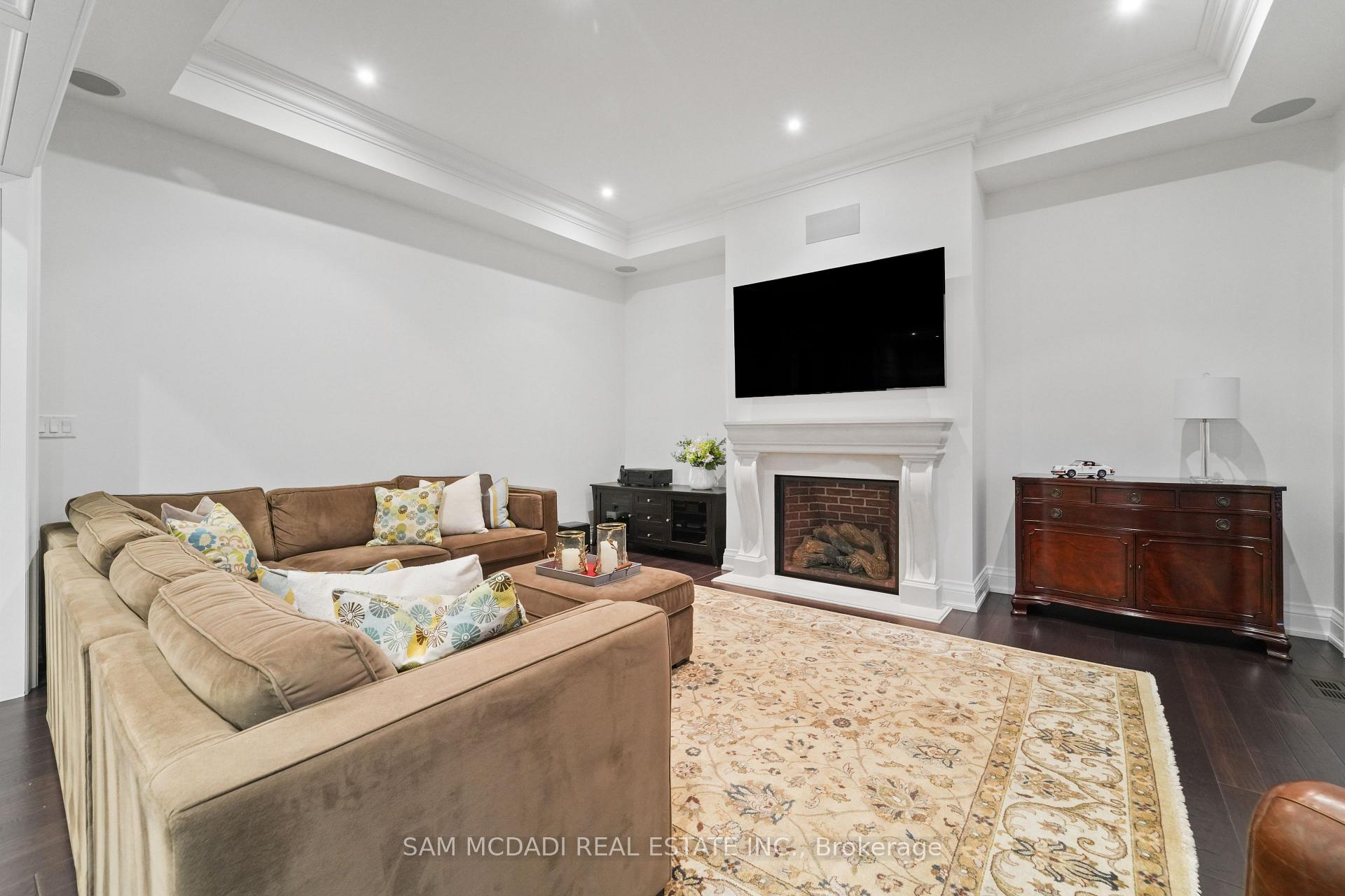 1286 Woodeden Drive