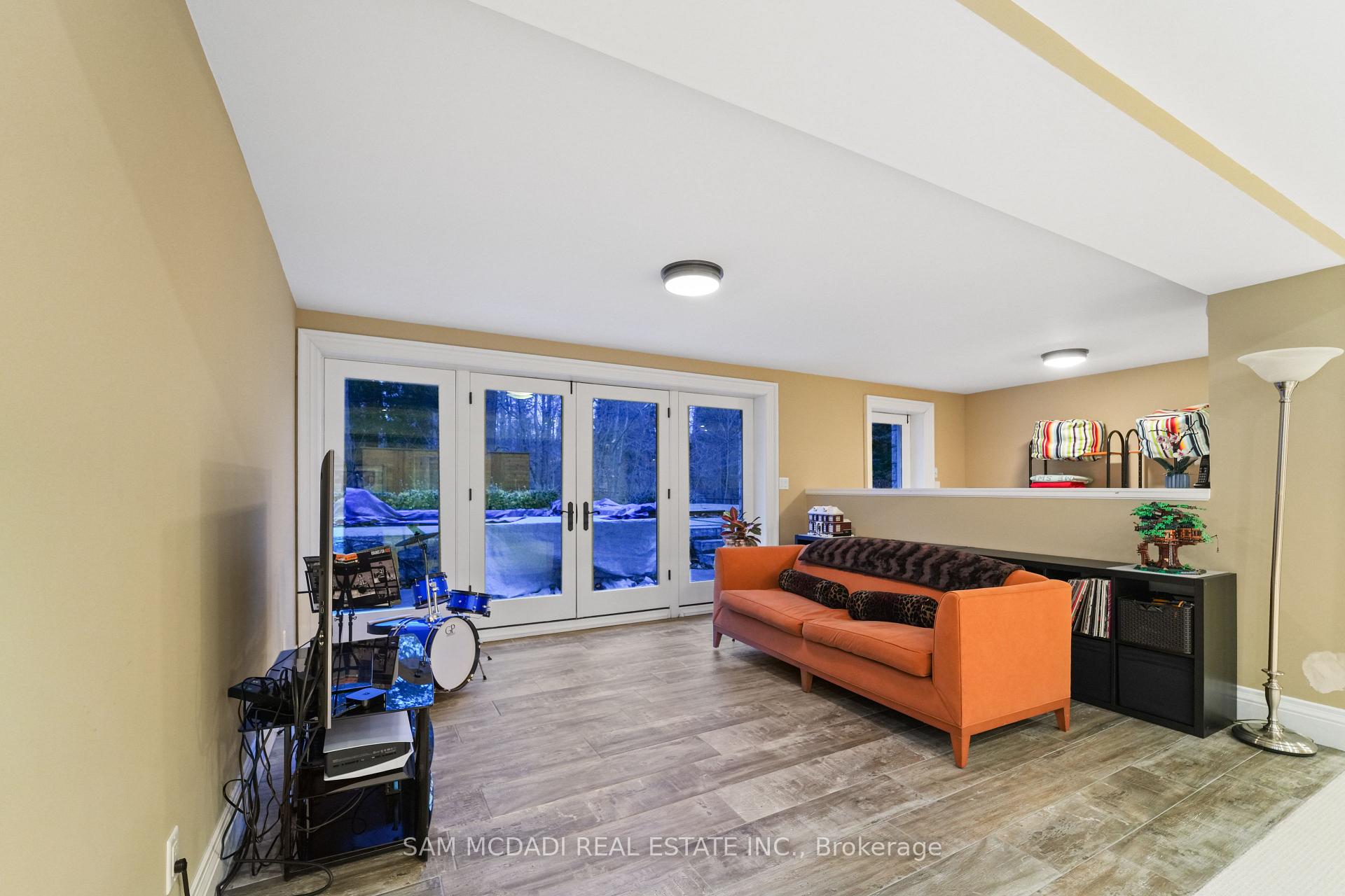 1286 Woodeden Drive