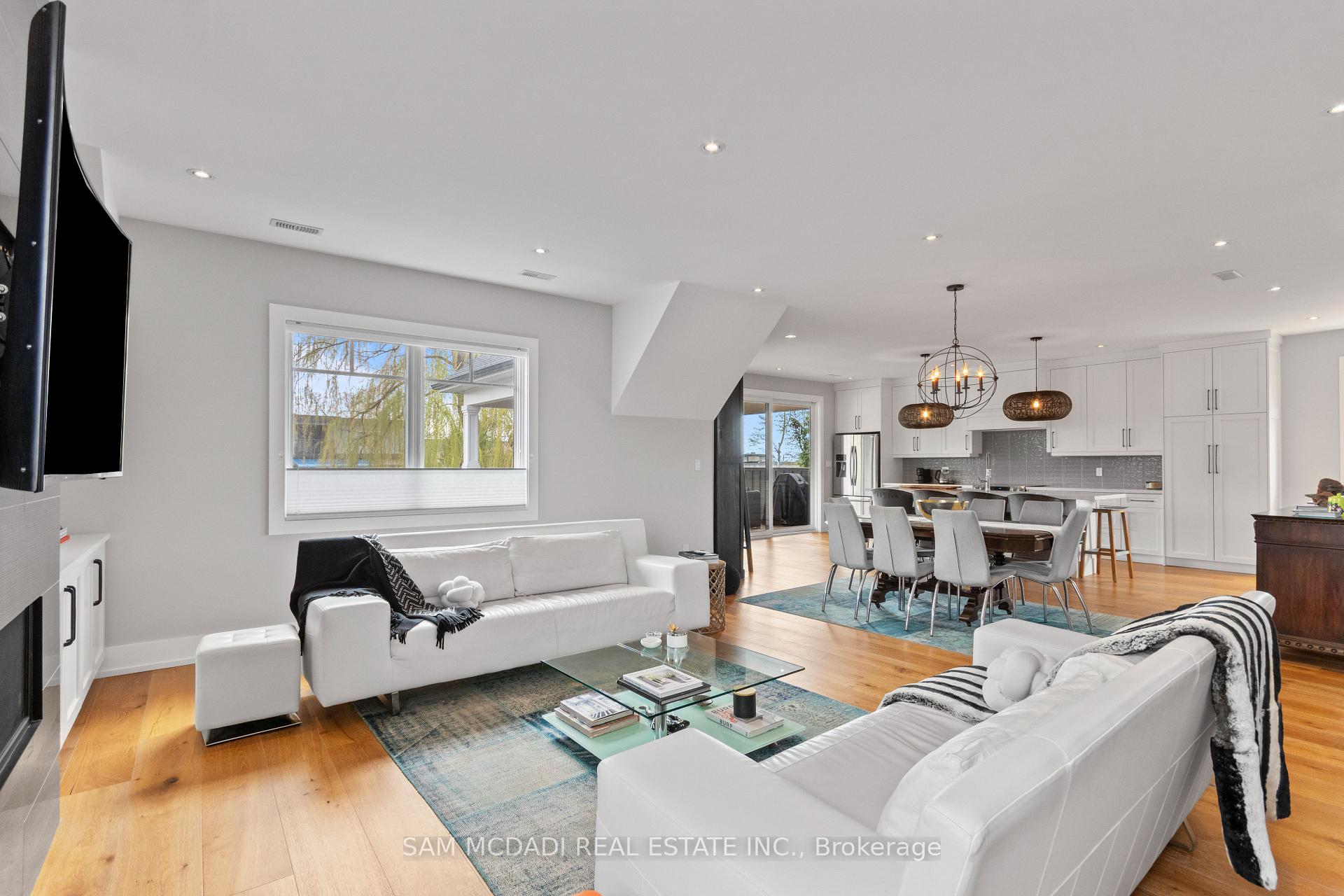 3047 Grenville Drive