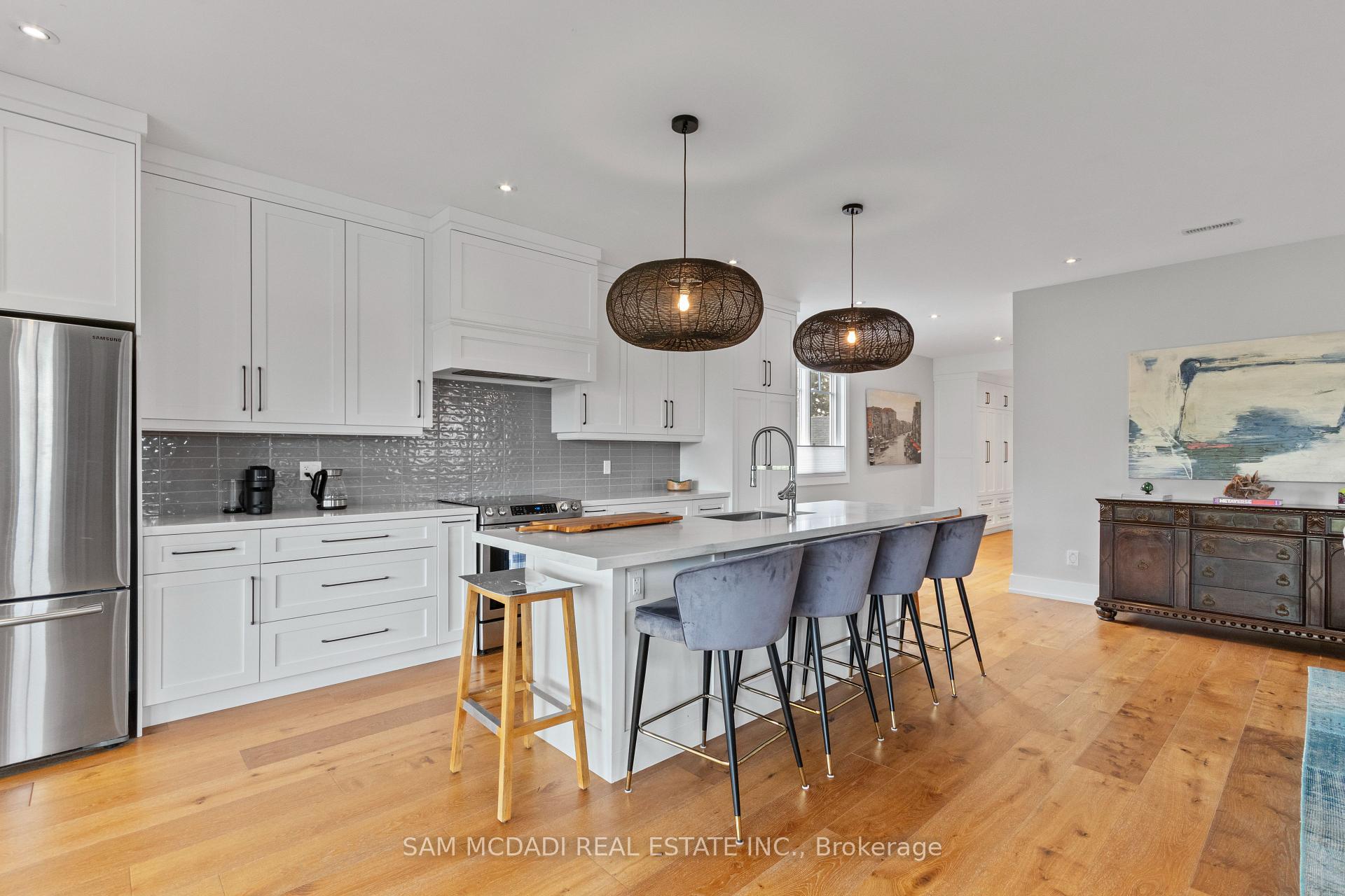 3047 Grenville Drive
