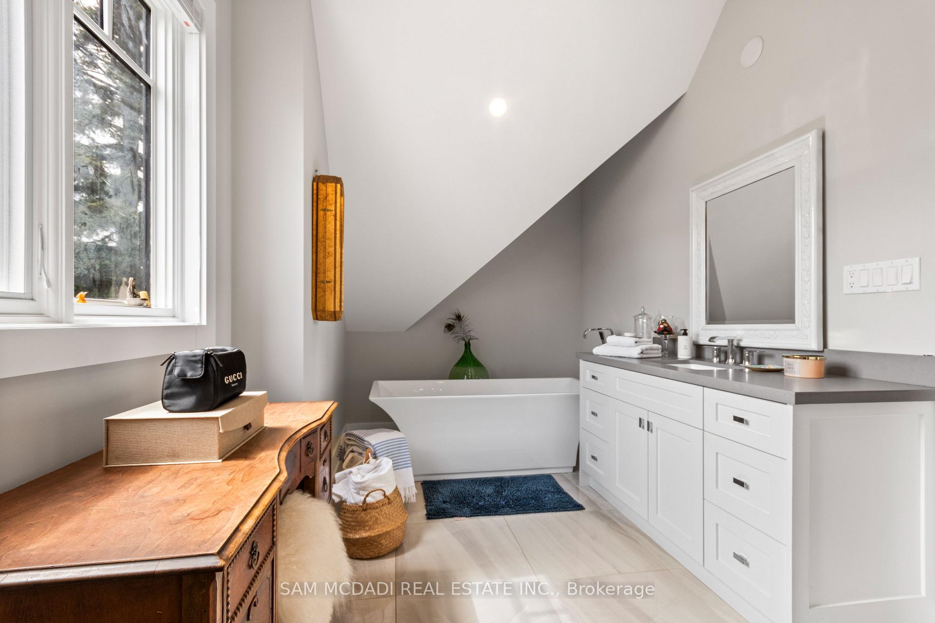 3047 Grenville Drive