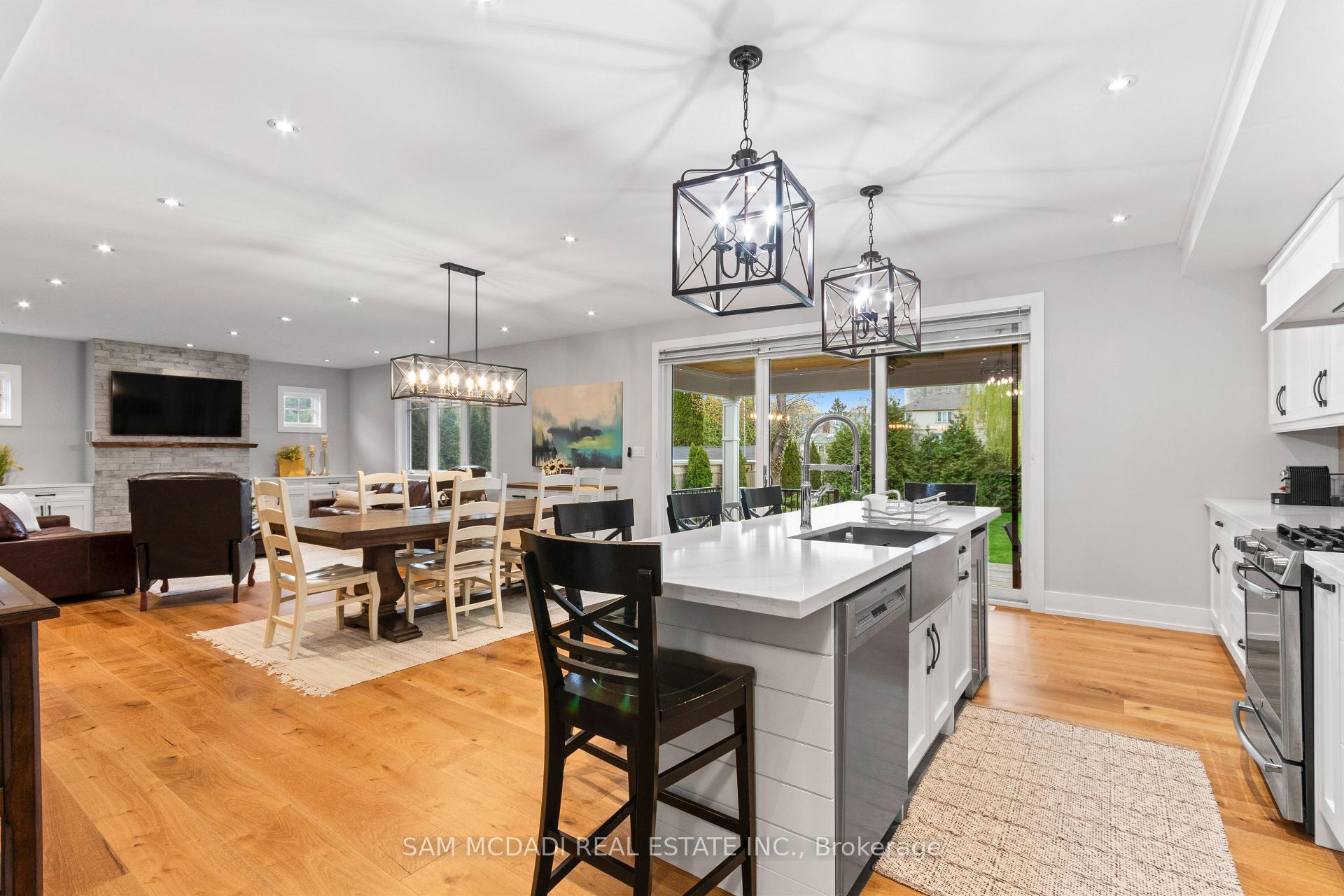 3047 Grenville Drive