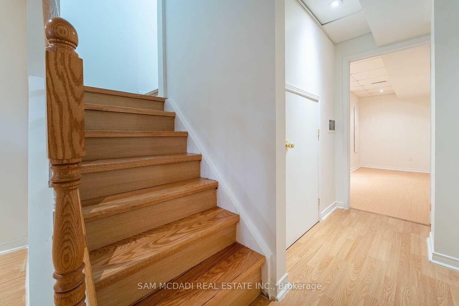 2447 Baintree Crescent