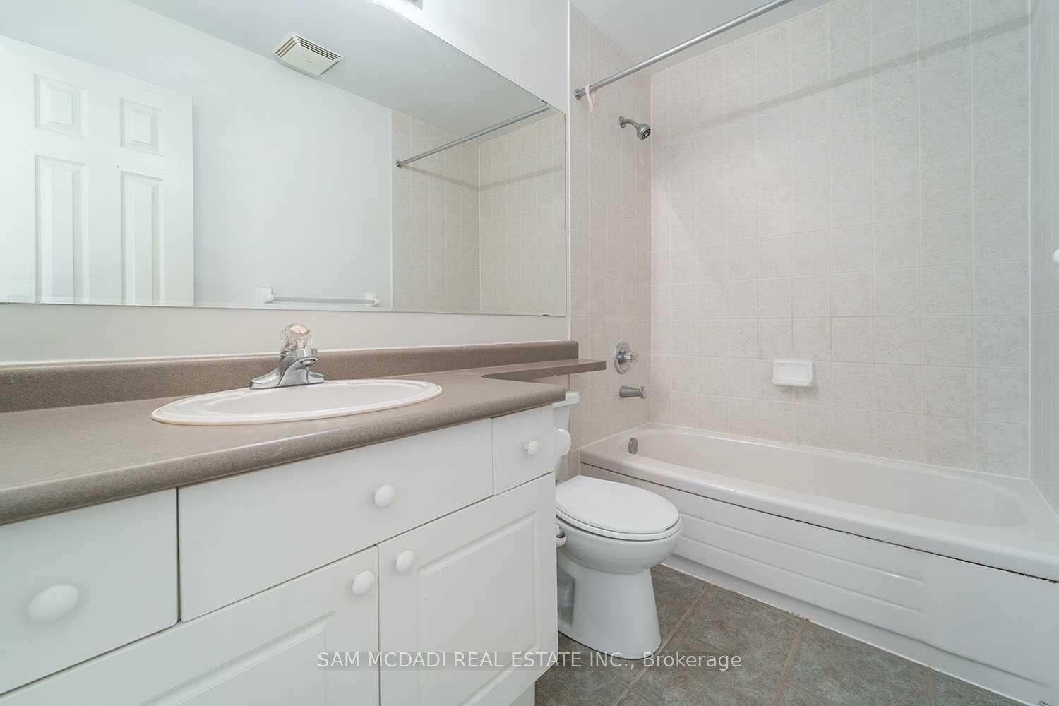 2447 Baintree Crescent
